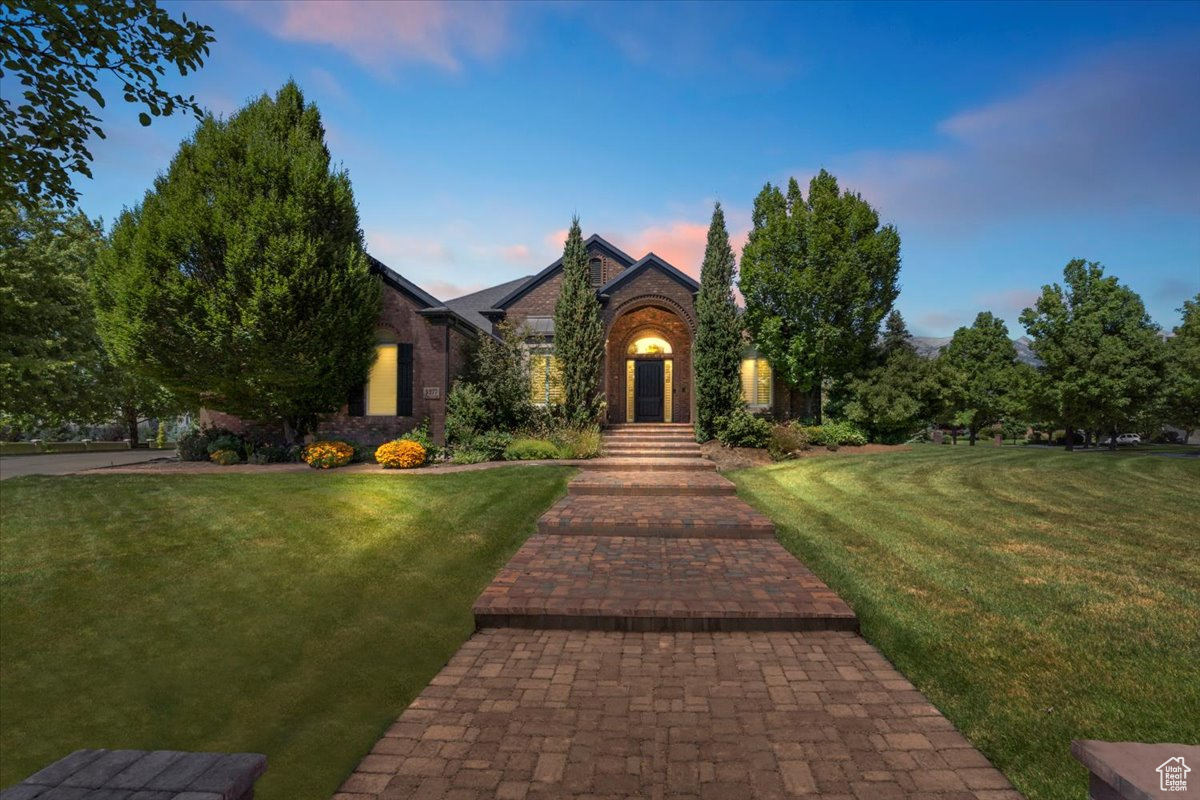 5377 W EVERGREEN WAY