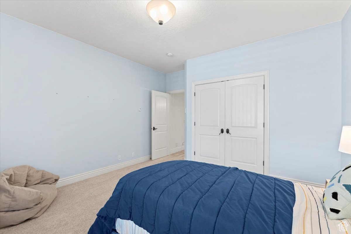 5377 W EVERGREEN WAY
