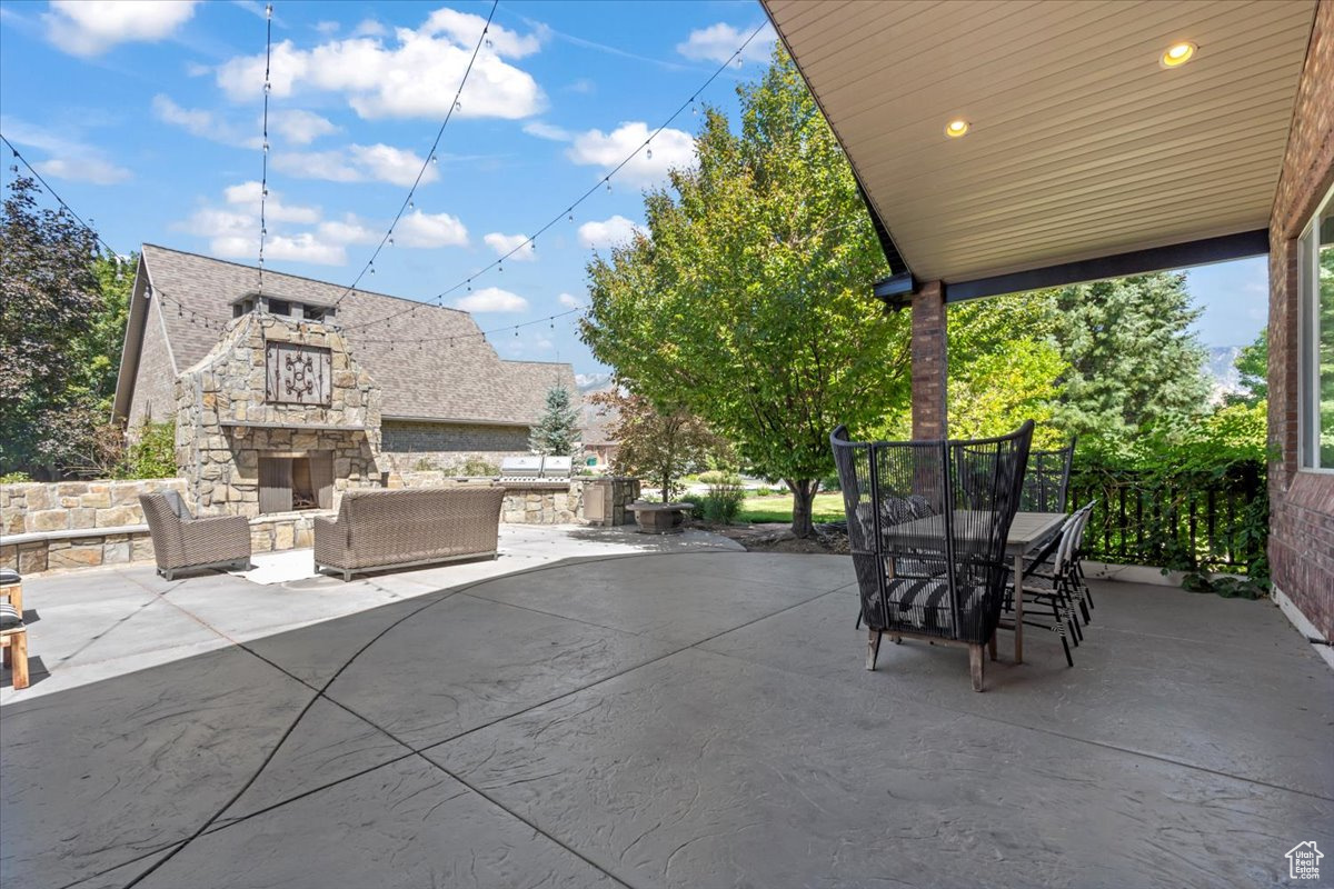 5377 W EVERGREEN WAY