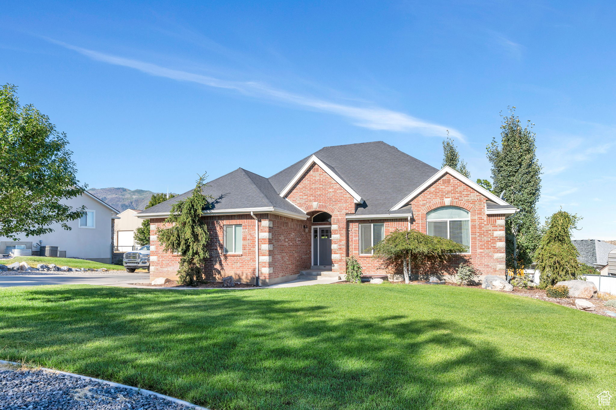 107 N CLARK LN