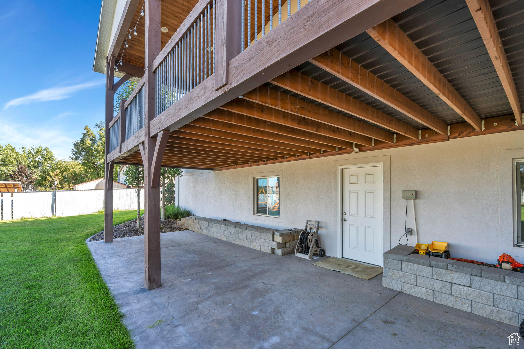 107 N CLARK LN