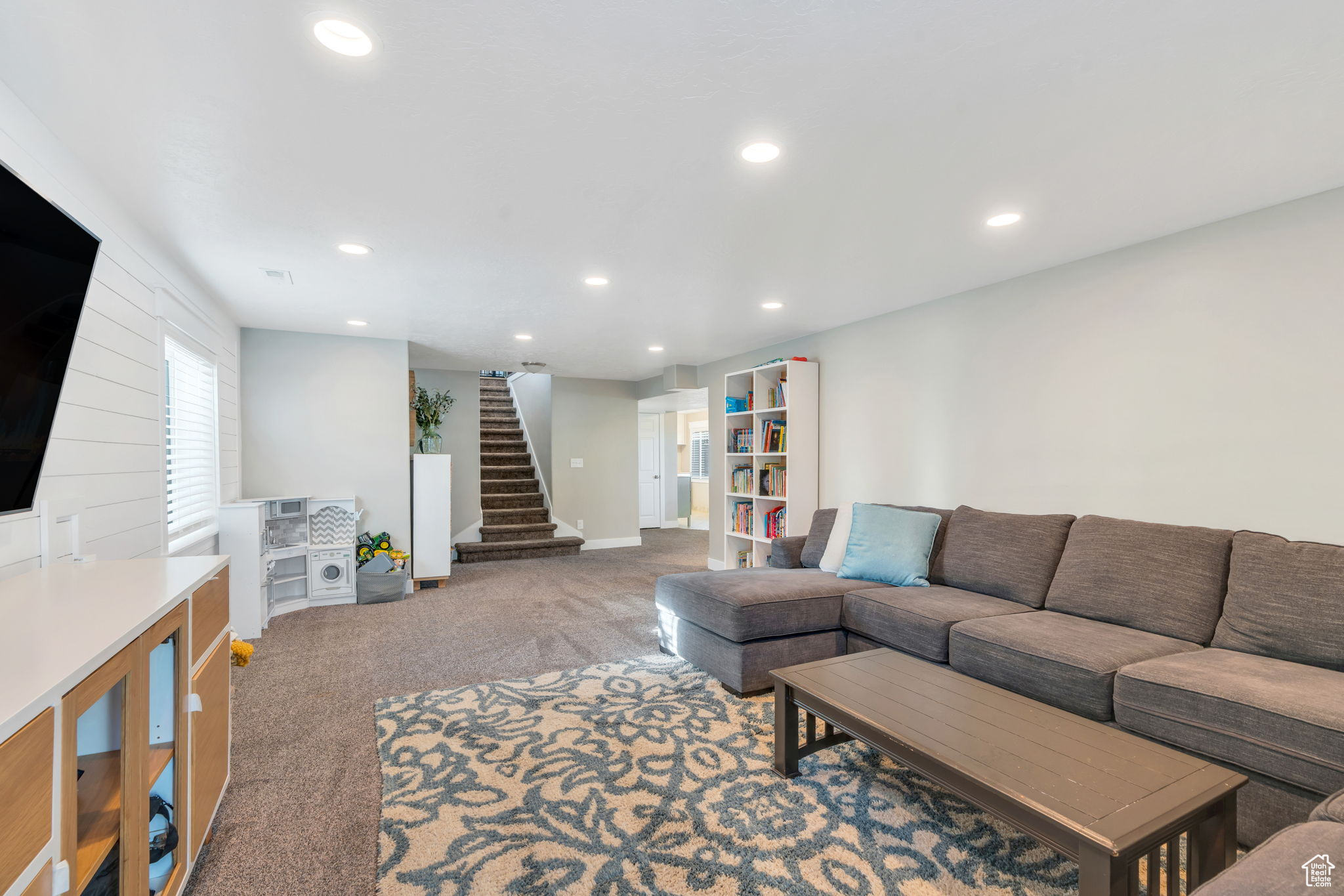 107 N CLARK LN
