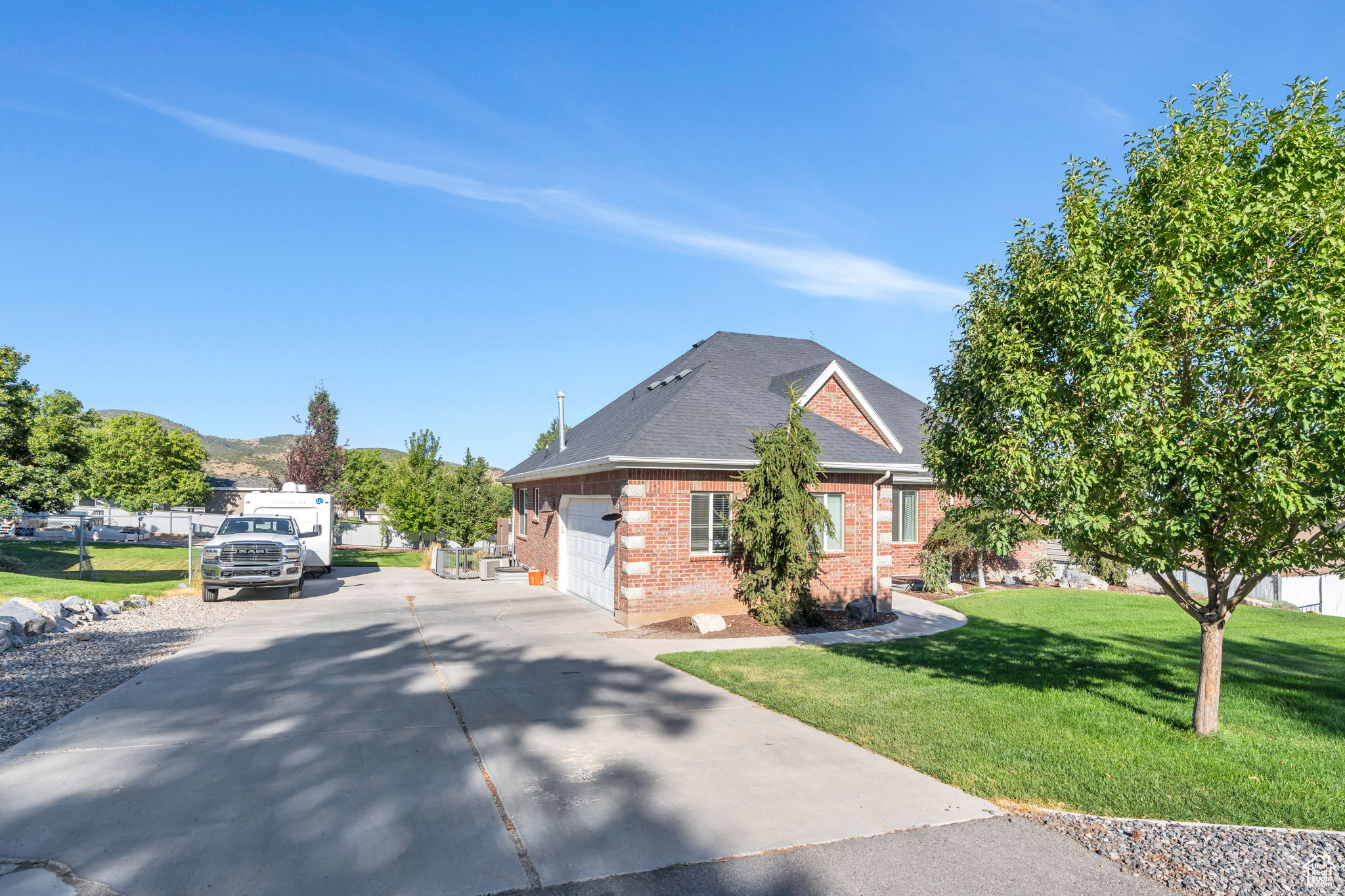 107 N CLARK LN