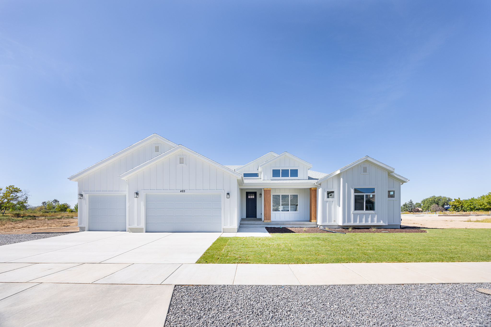 2714 S EAGLE DR #04