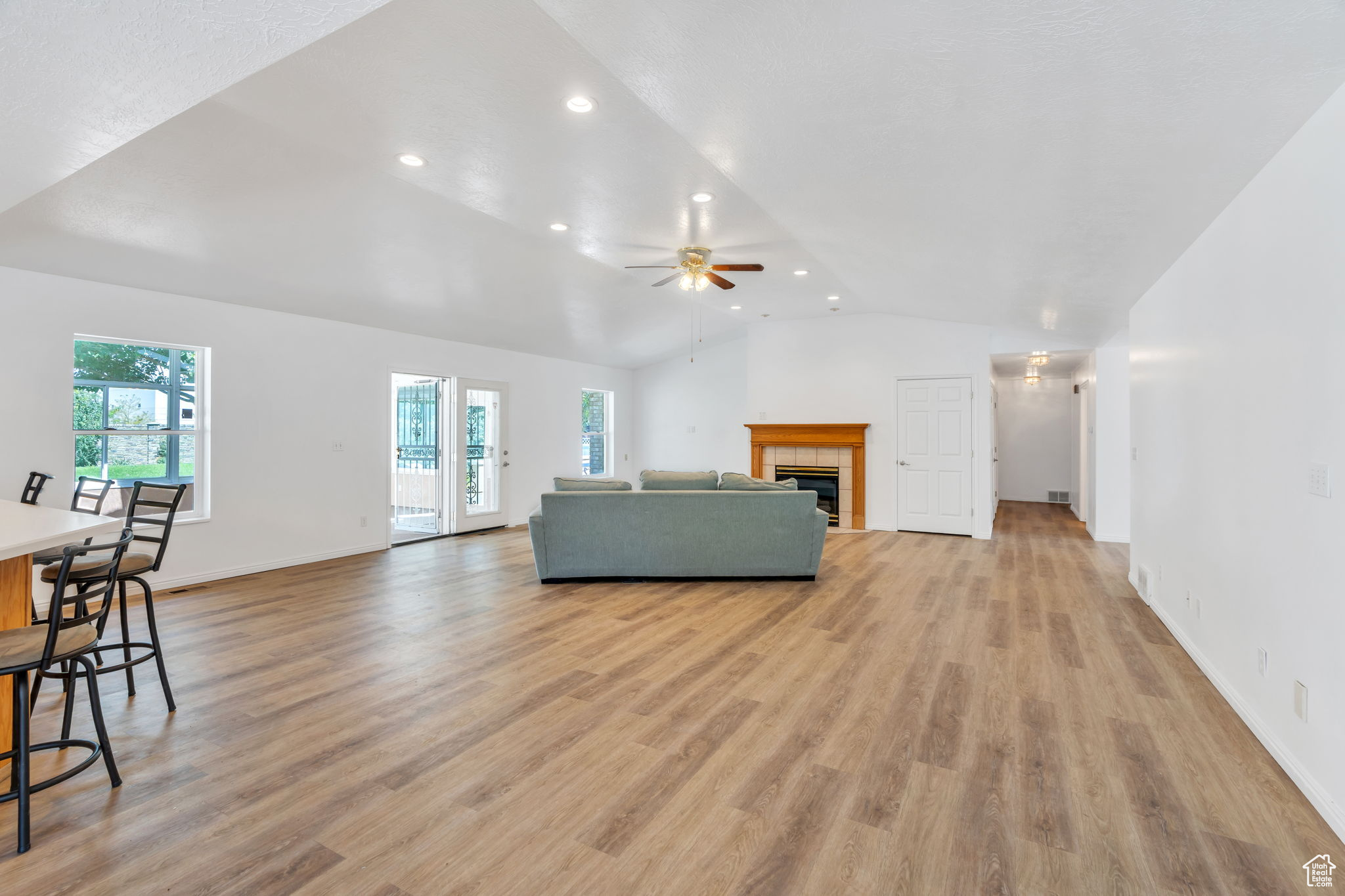 246 W GOLDEN HARVEST RD