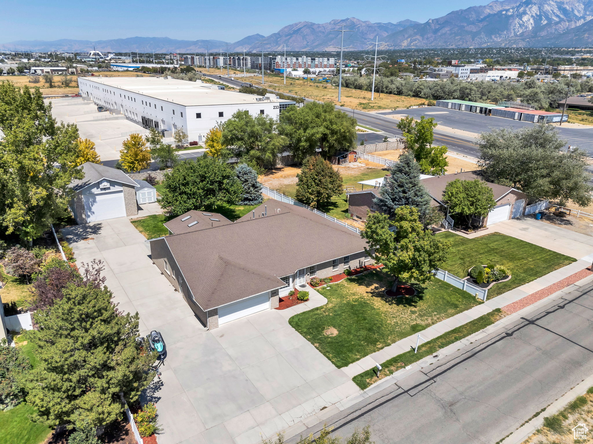 246 W GOLDEN HARVEST RD