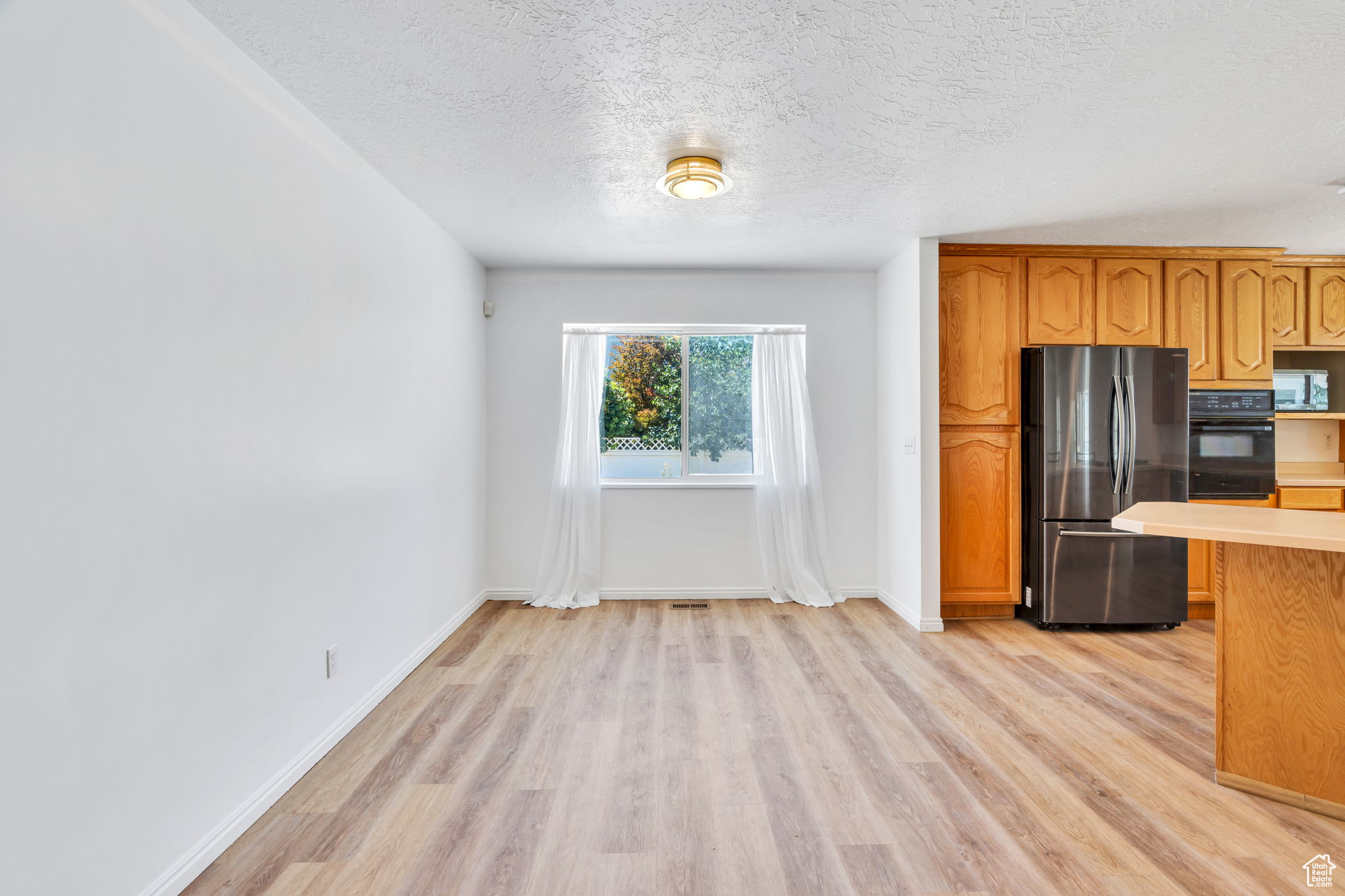 246 W GOLDEN HARVEST RD