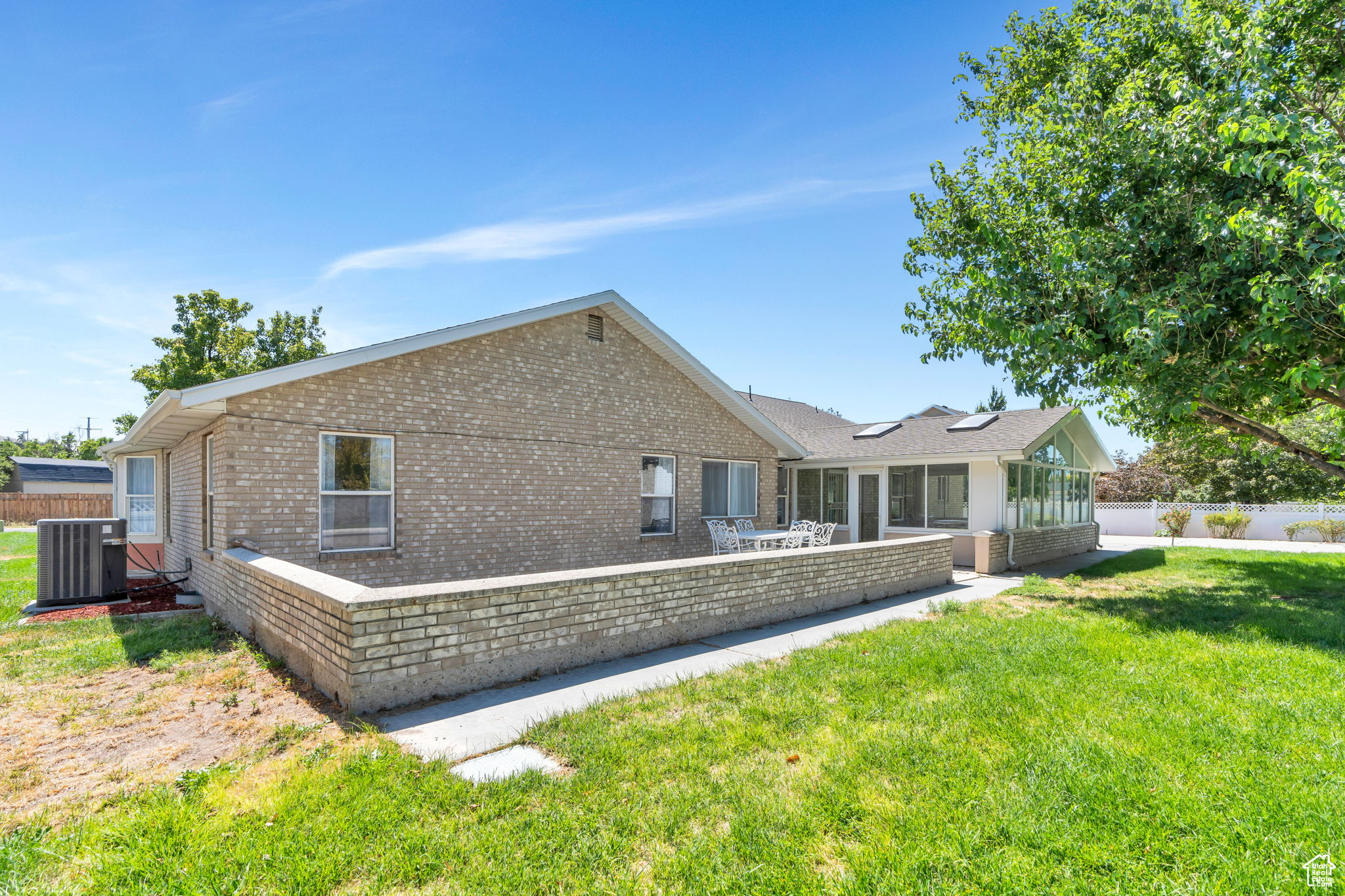 246 W GOLDEN HARVEST RD