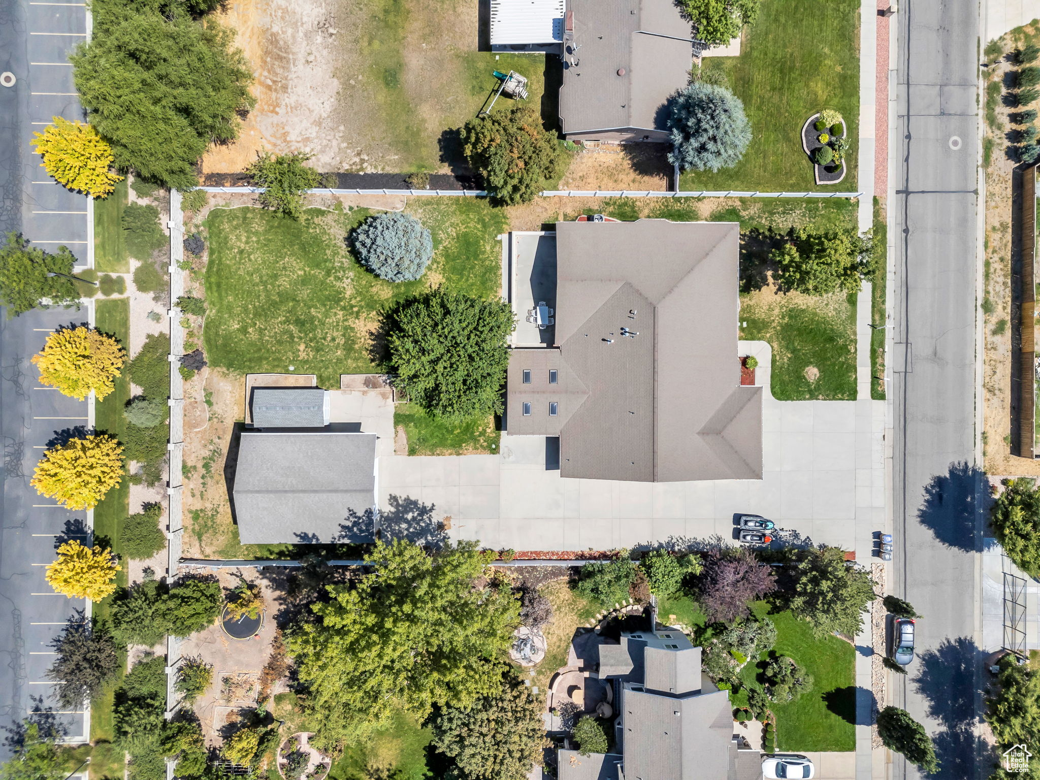 246 W GOLDEN HARVEST RD