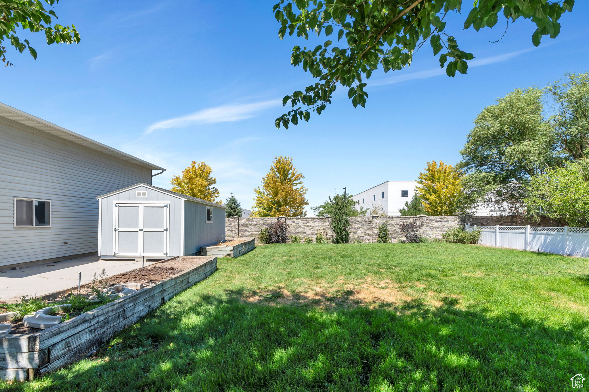 246 W GOLDEN HARVEST RD