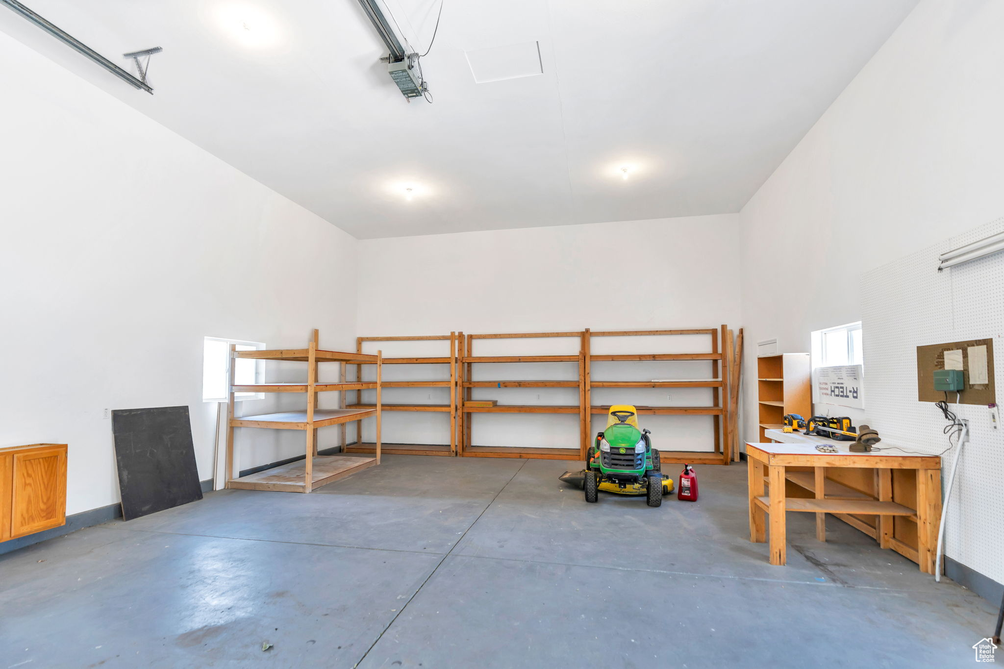 246 W GOLDEN HARVEST RD