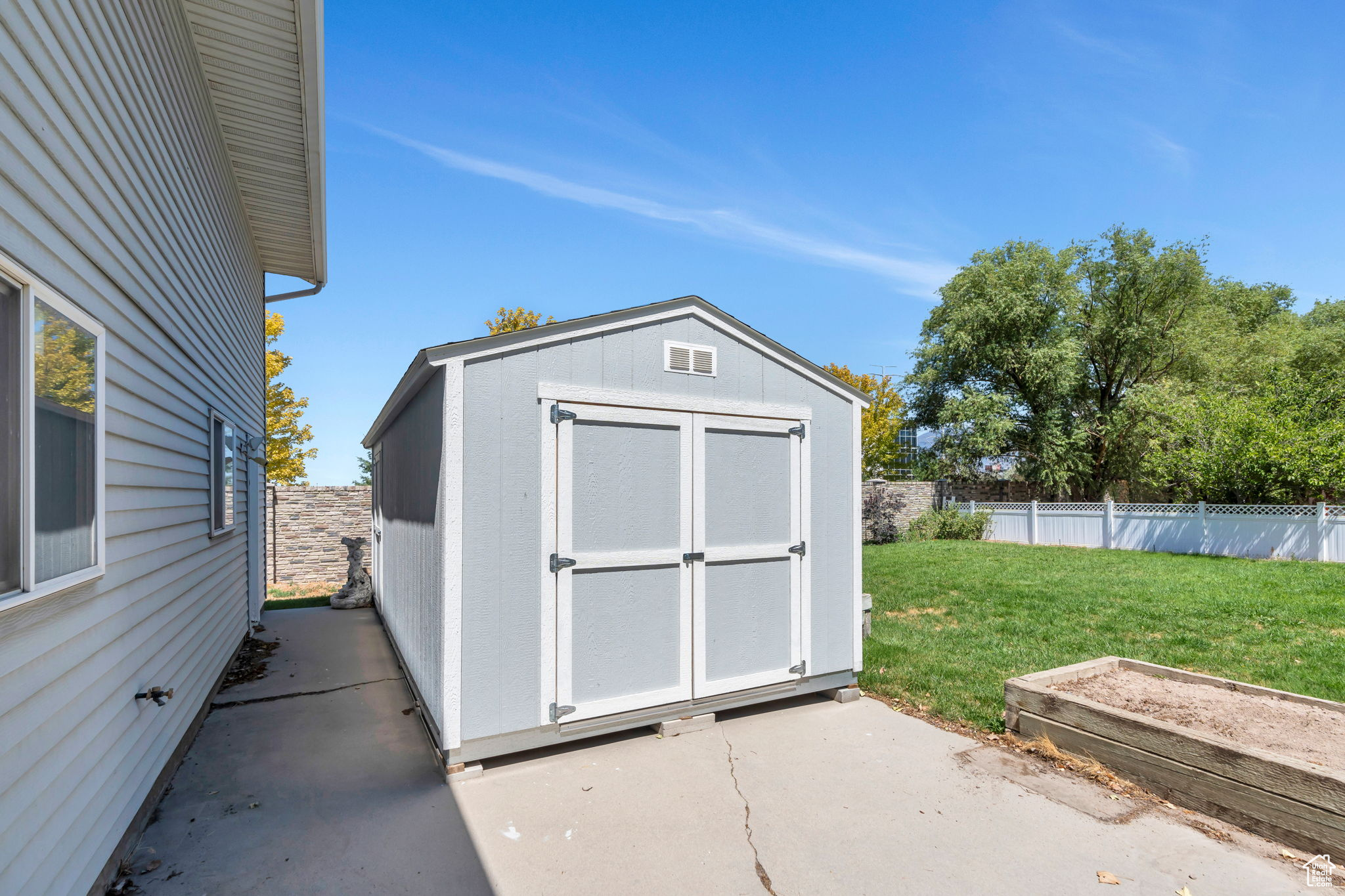 246 W GOLDEN HARVEST RD