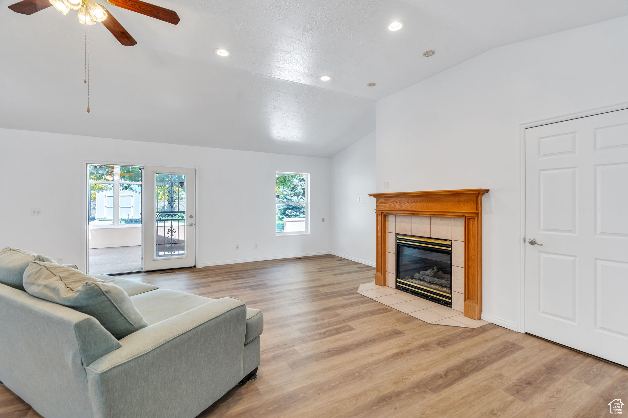 246 W GOLDEN HARVEST RD