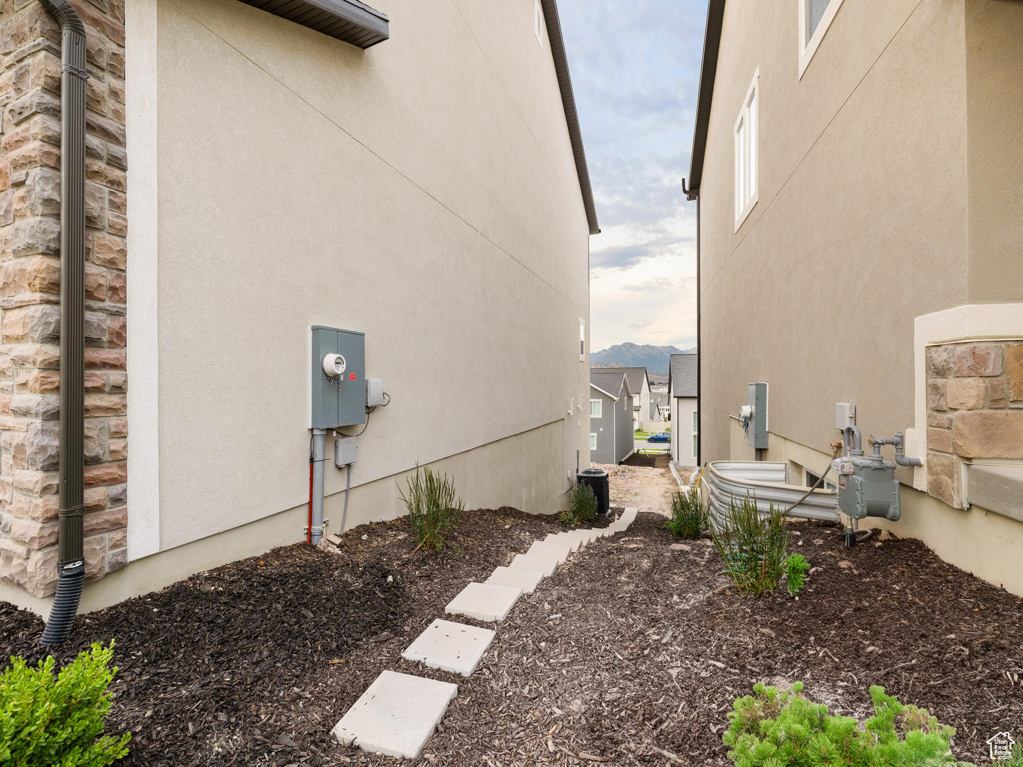 656 N BENNEDICT DR #240