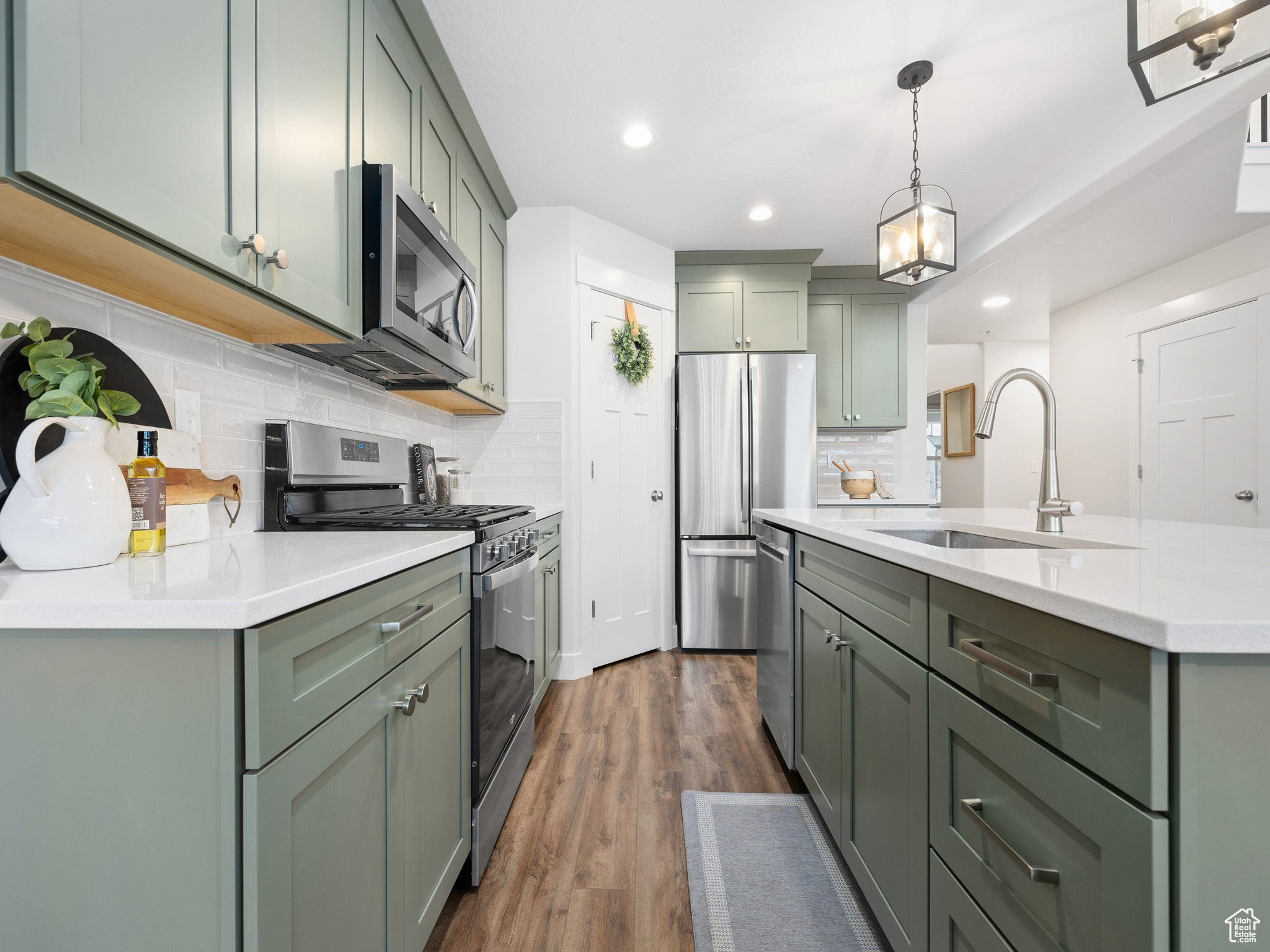 656 N BENNEDICT DR #240