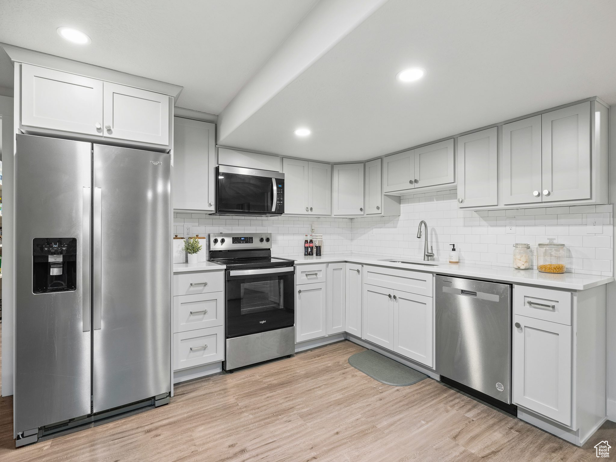 656 N BENNEDICT DR #240