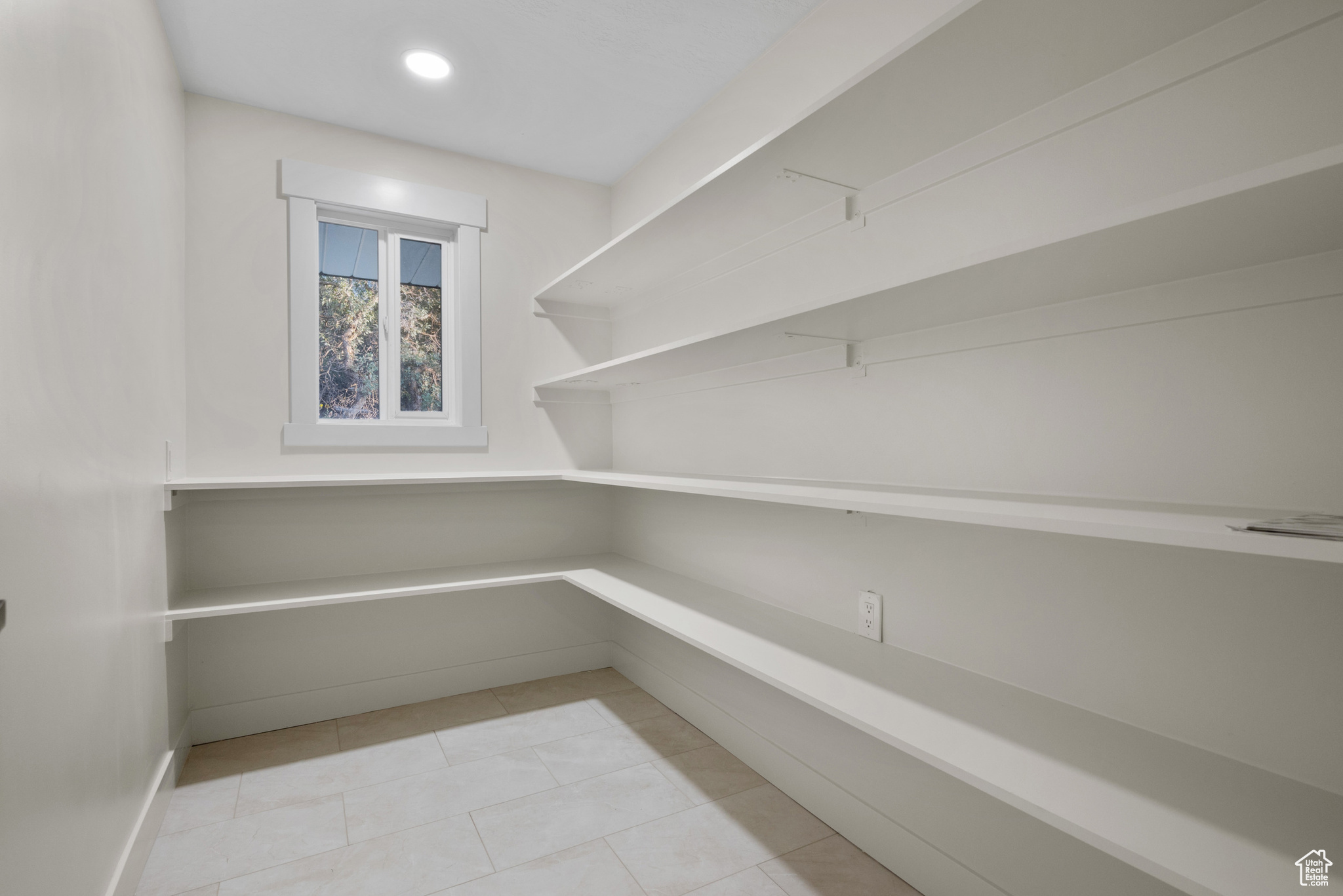 65 E MAPLE DR