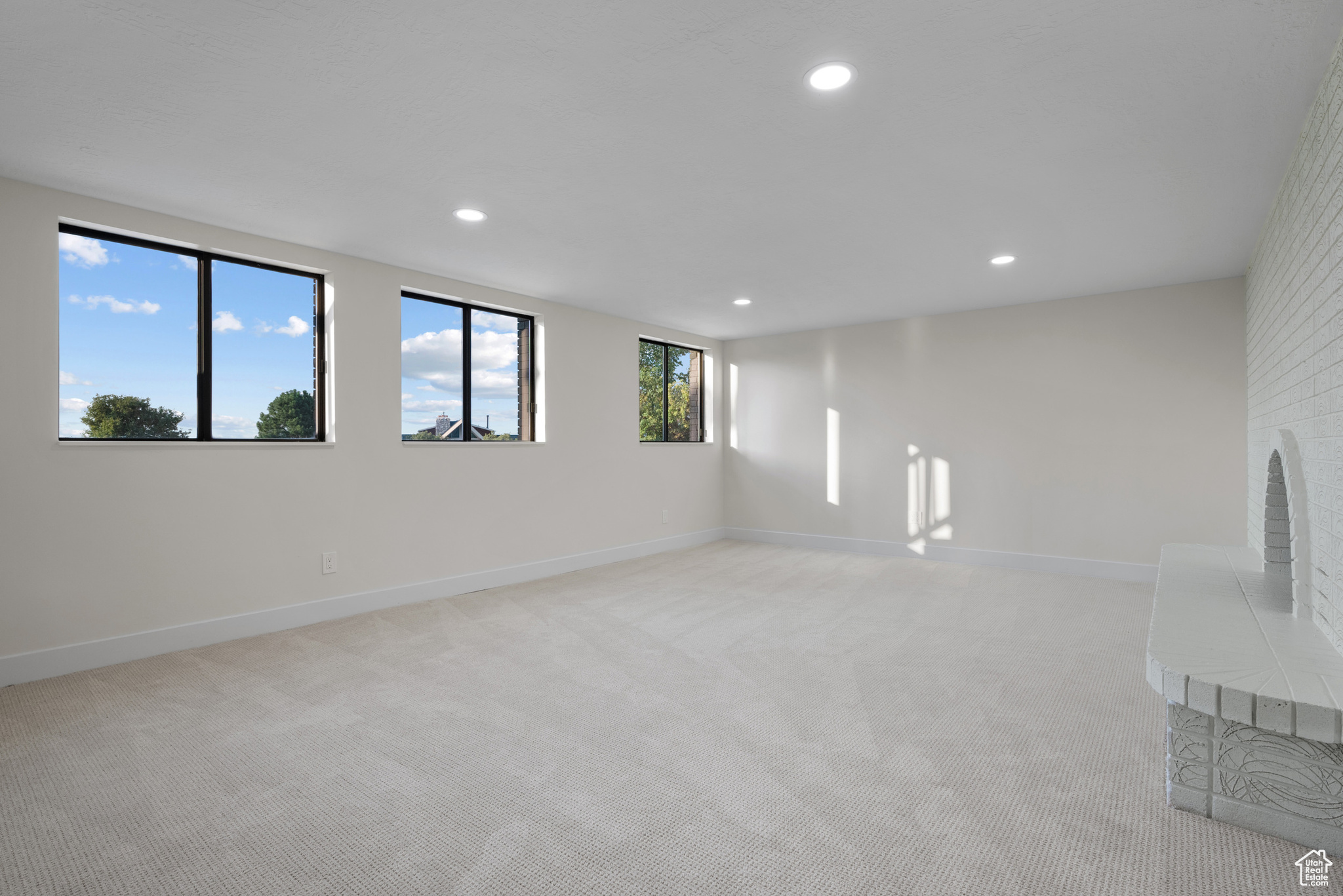 65 E MAPLE DR