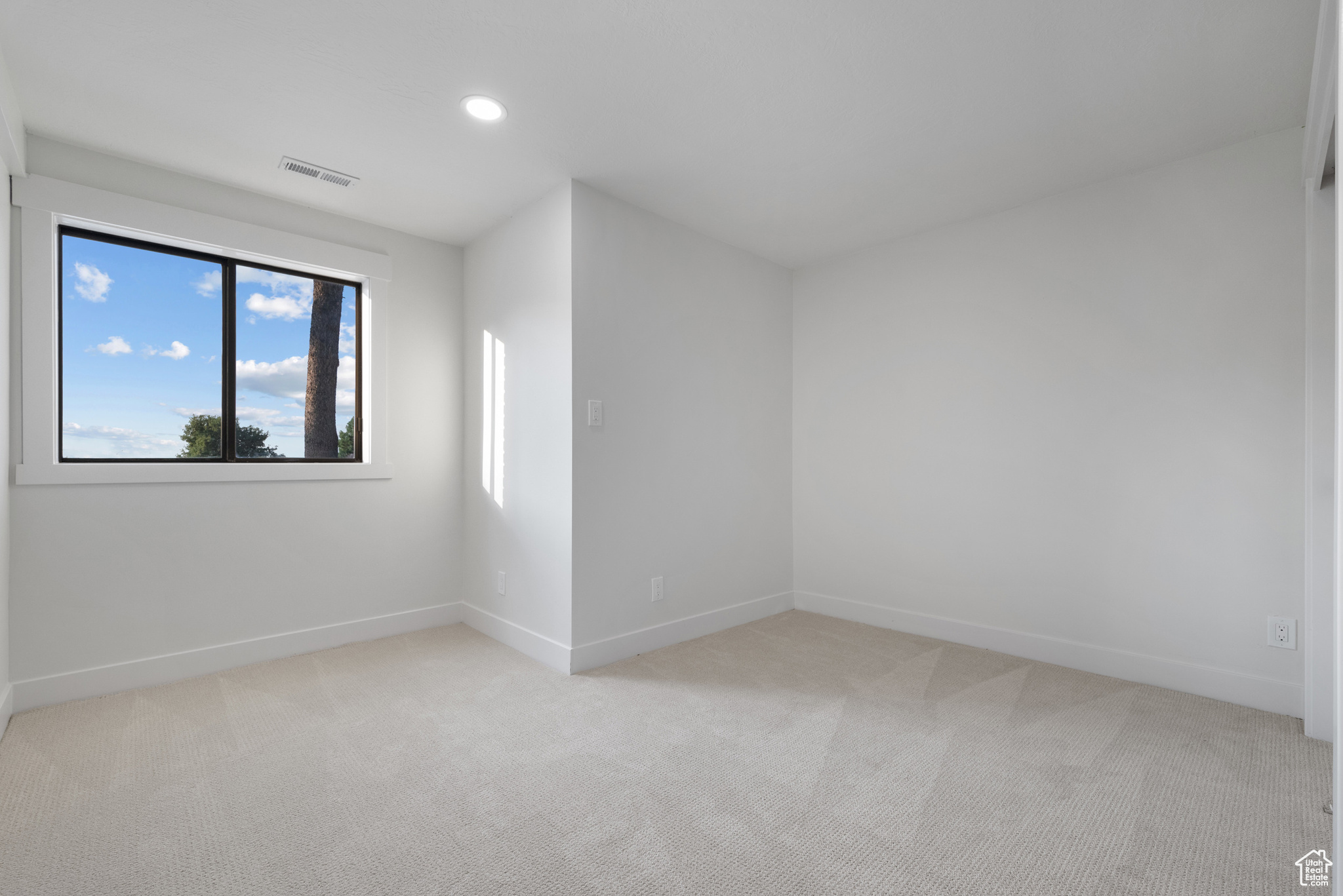 65 E MAPLE DR