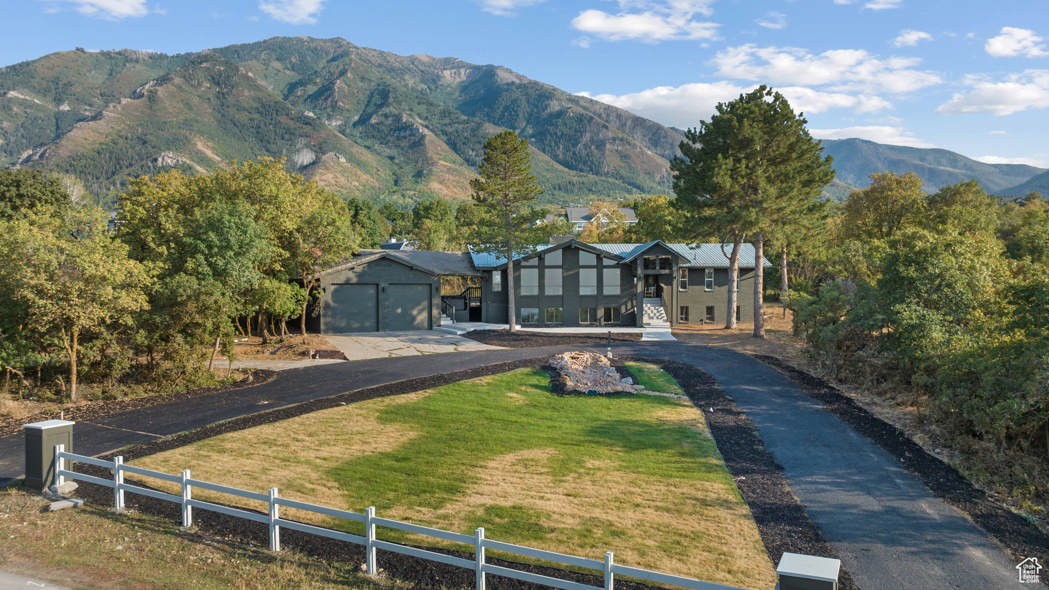65 E MAPLE DR
