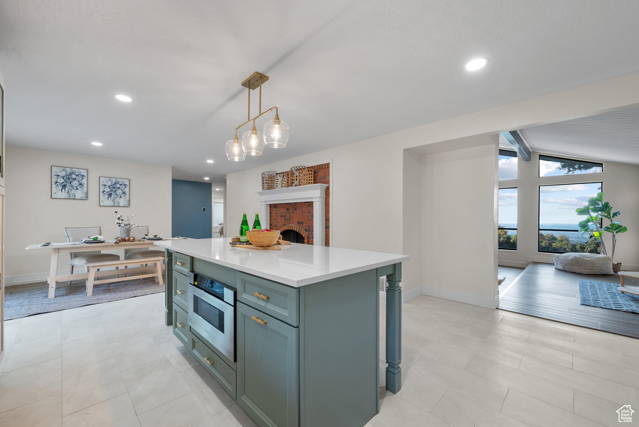 65 E MAPLE DR