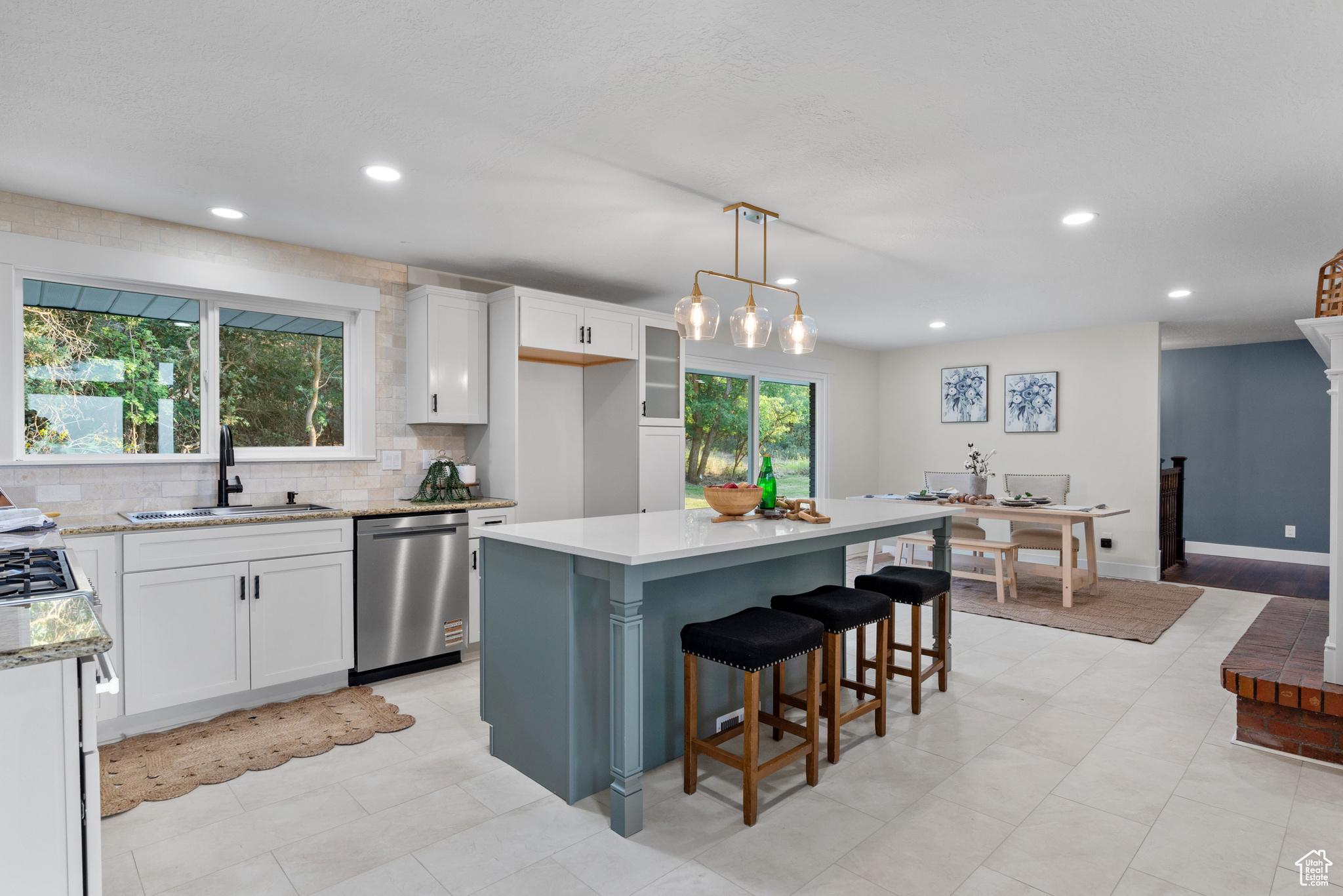 65 E MAPLE DR