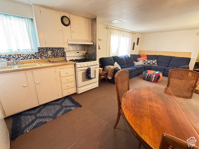 145 N CENTER ST