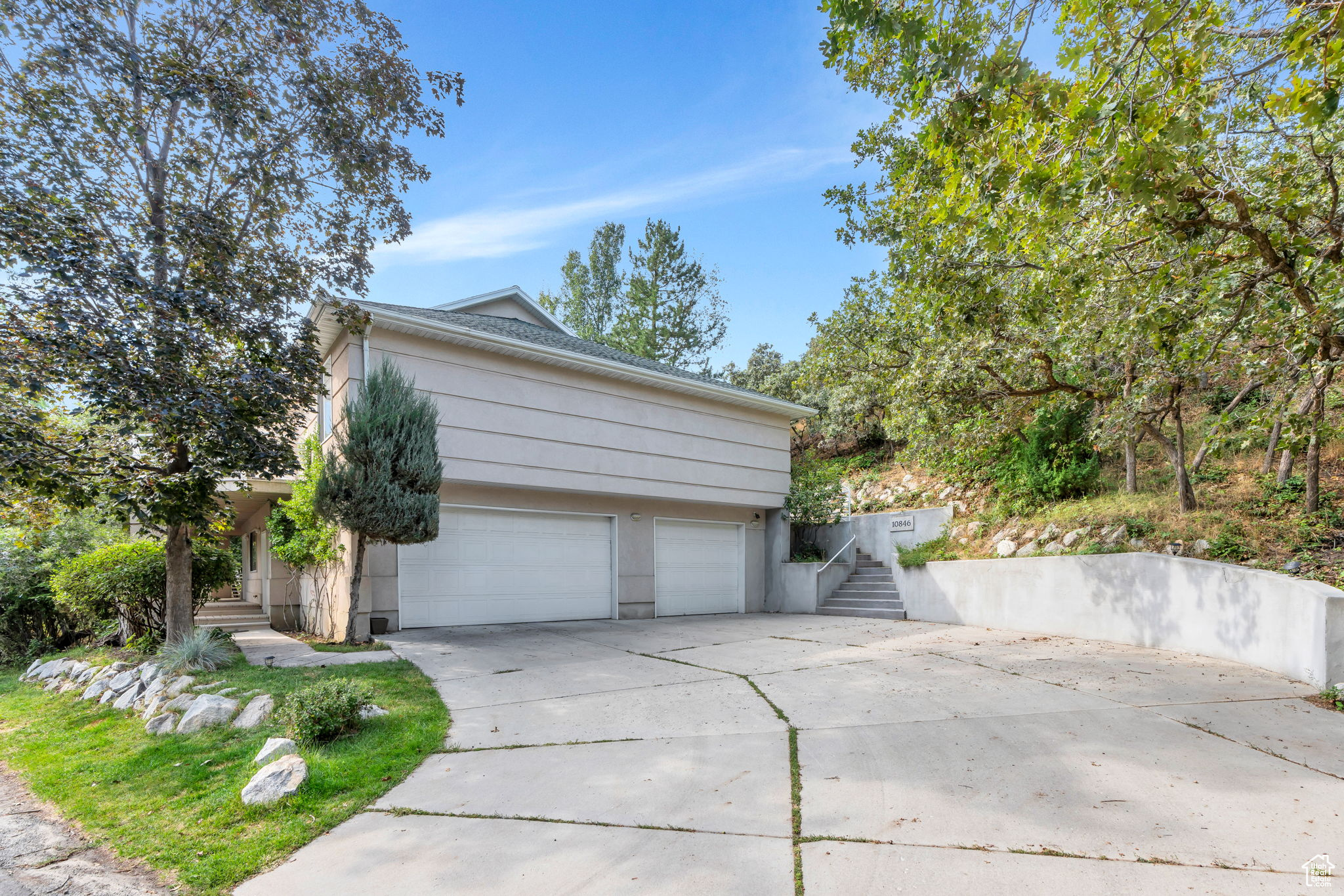 10846 S LOSTWOOD DR