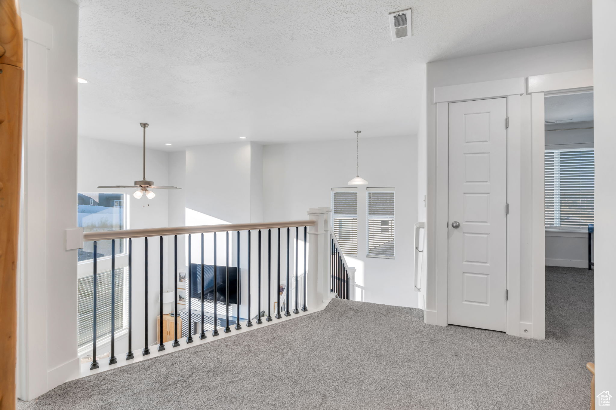 564 N WOODLAND RD