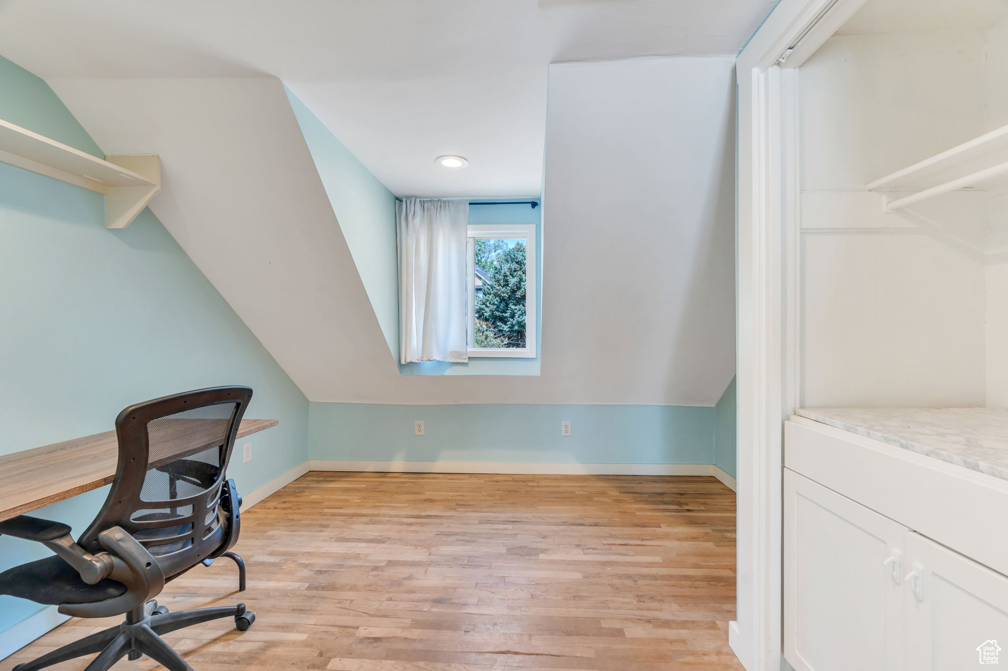 14 W HIDDEN HOLLOW DR
