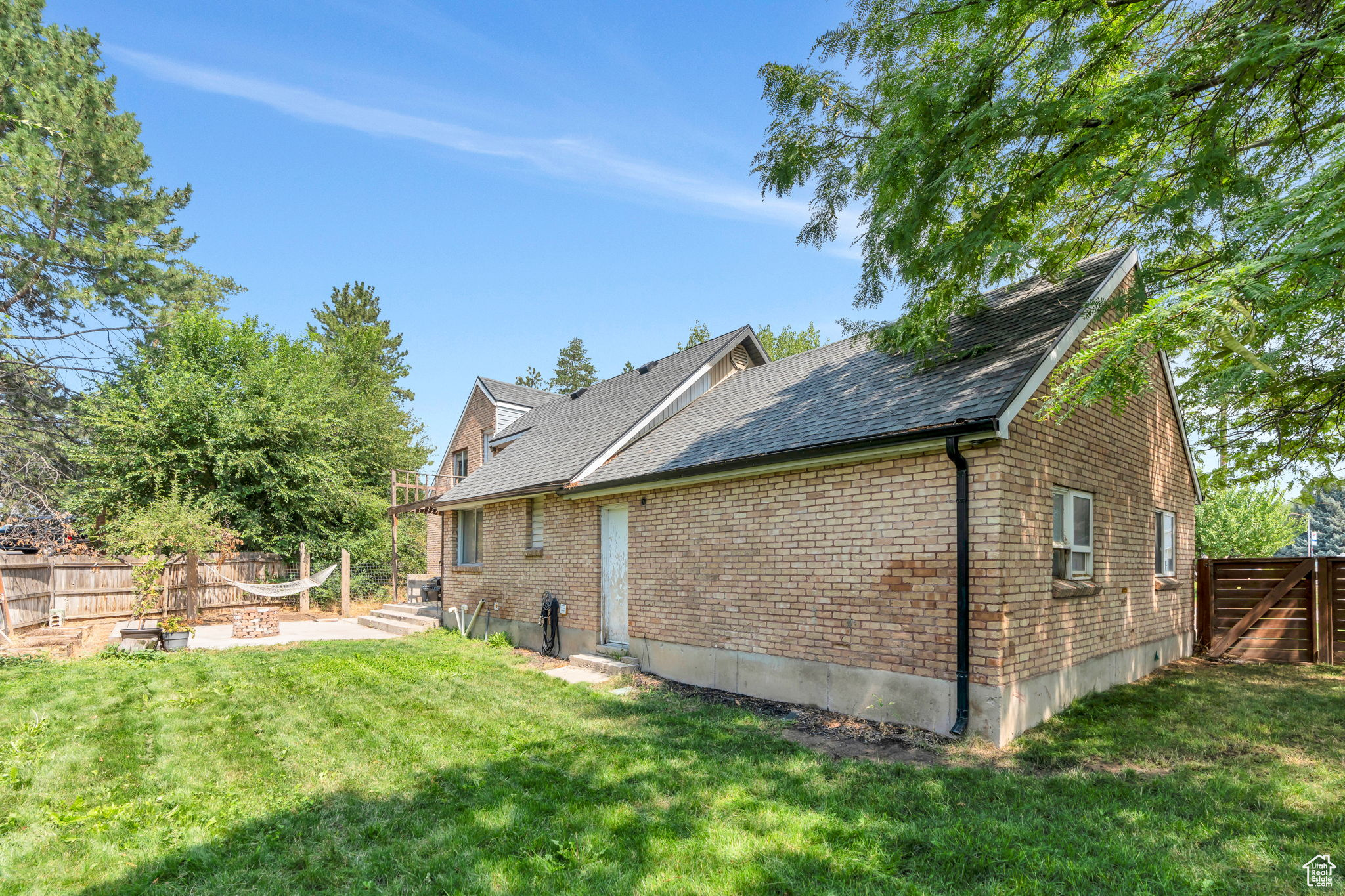 14 W HIDDEN HOLLOW DR