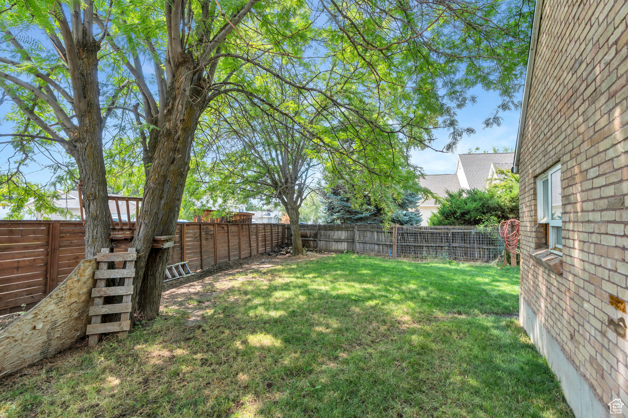 14 W HIDDEN HOLLOW DR