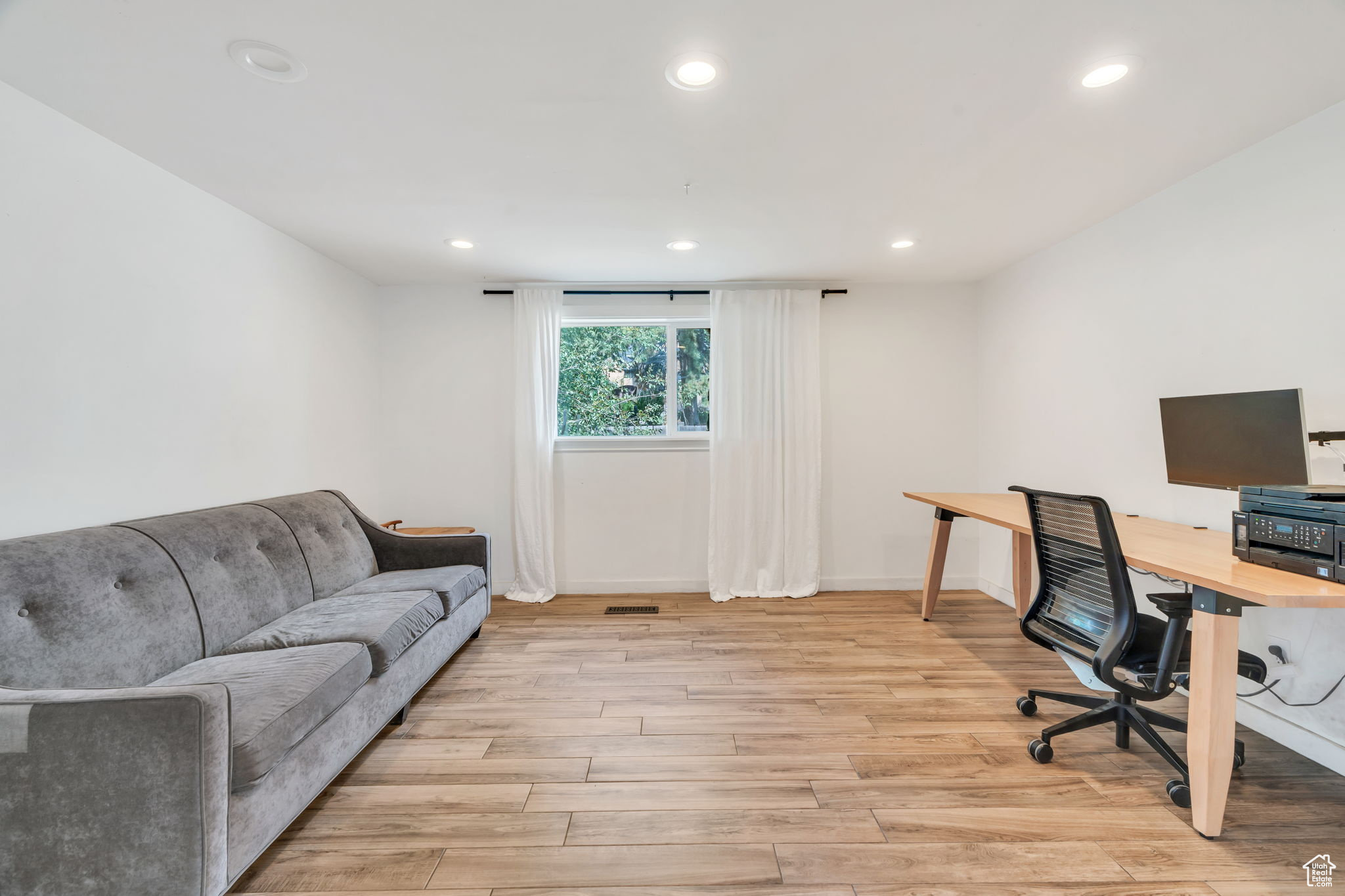 14 W HIDDEN HOLLOW DR