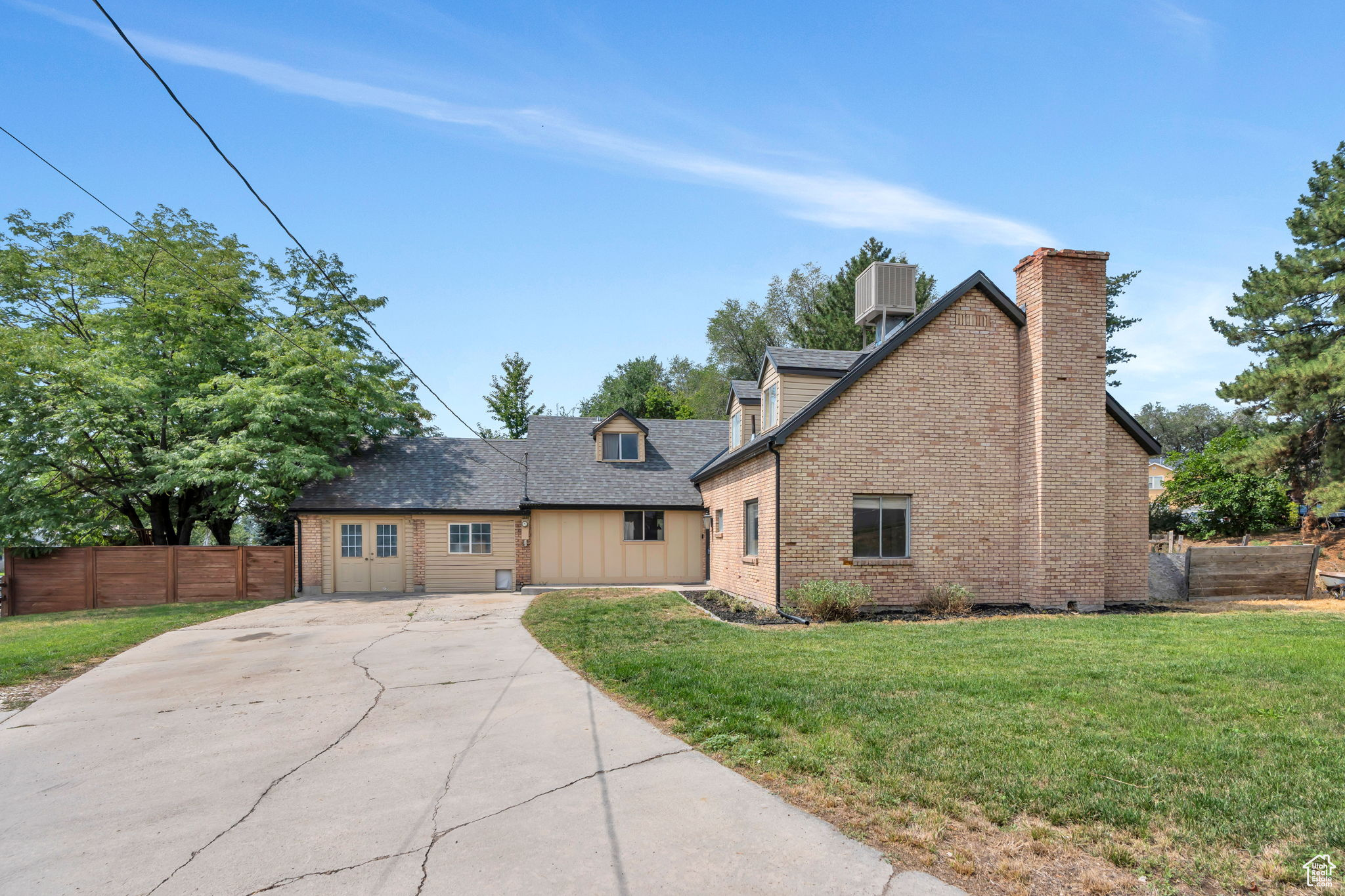 14 W HIDDEN HOLLOW DR