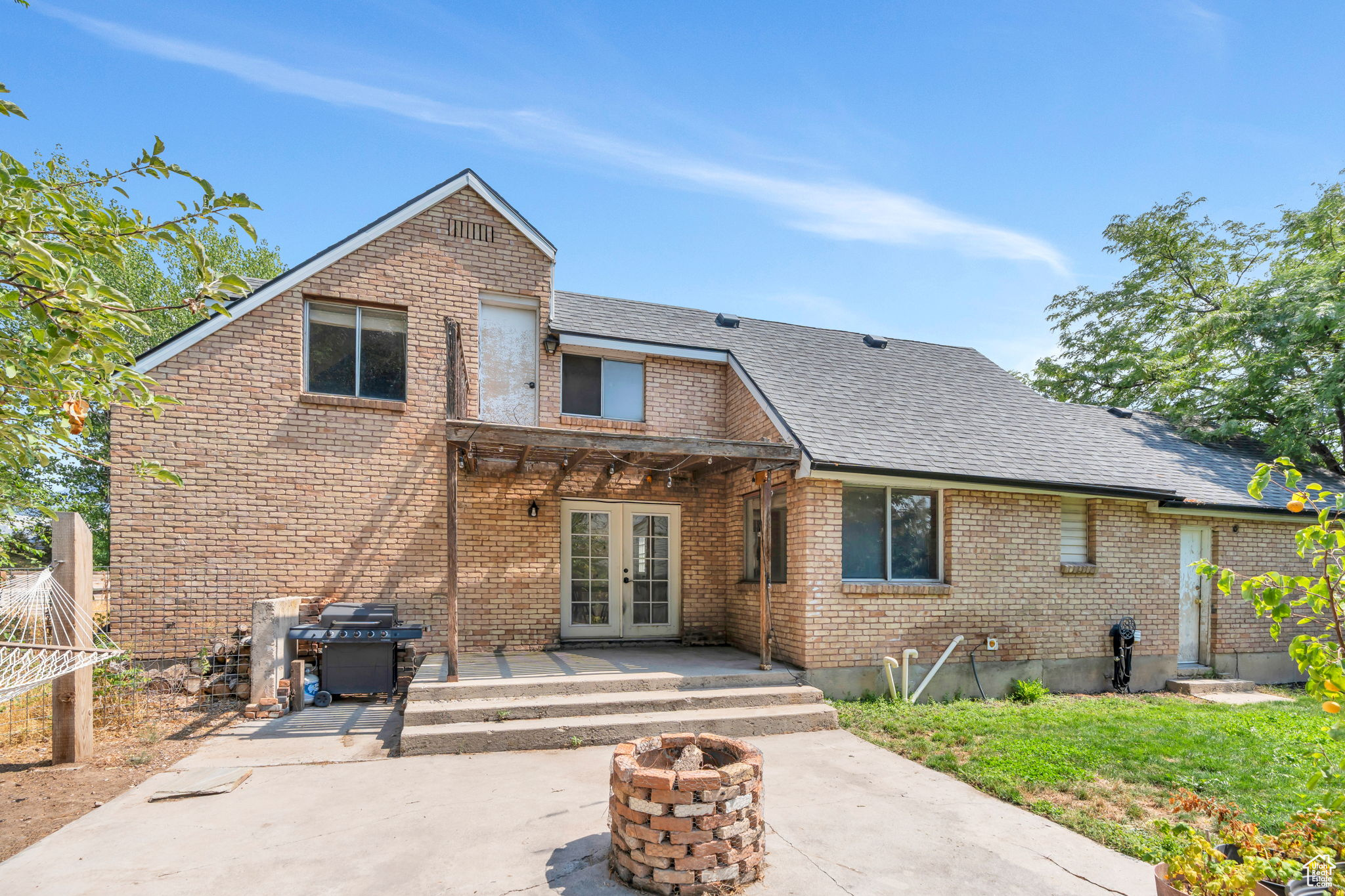 14 W HIDDEN HOLLOW DR