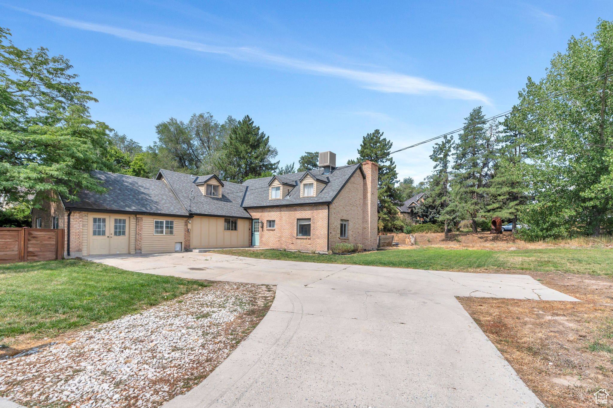 14 W HIDDEN HOLLOW DR