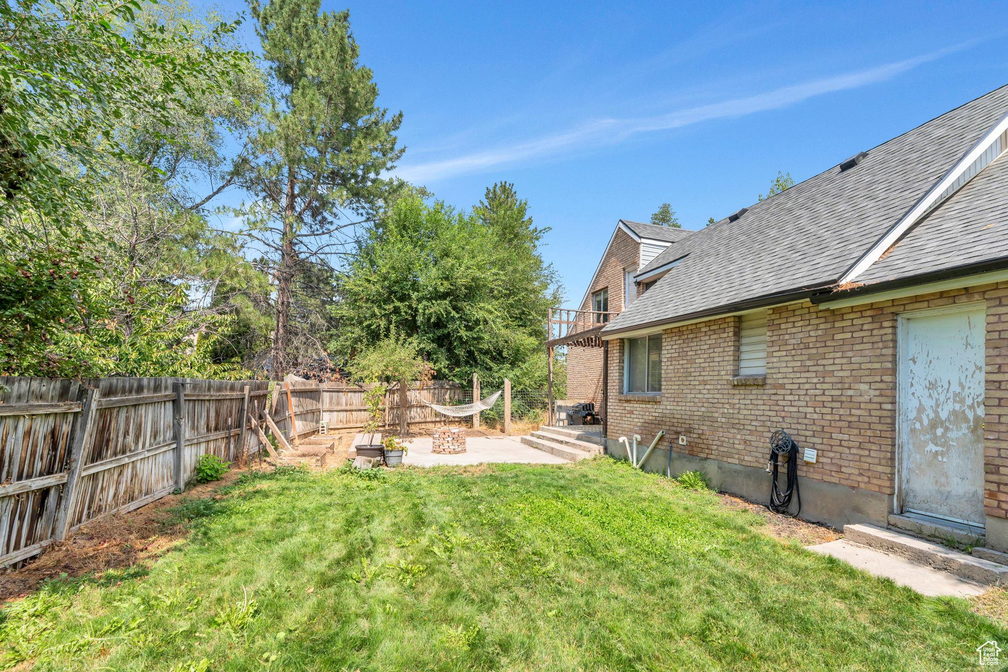 14 W HIDDEN HOLLOW DR