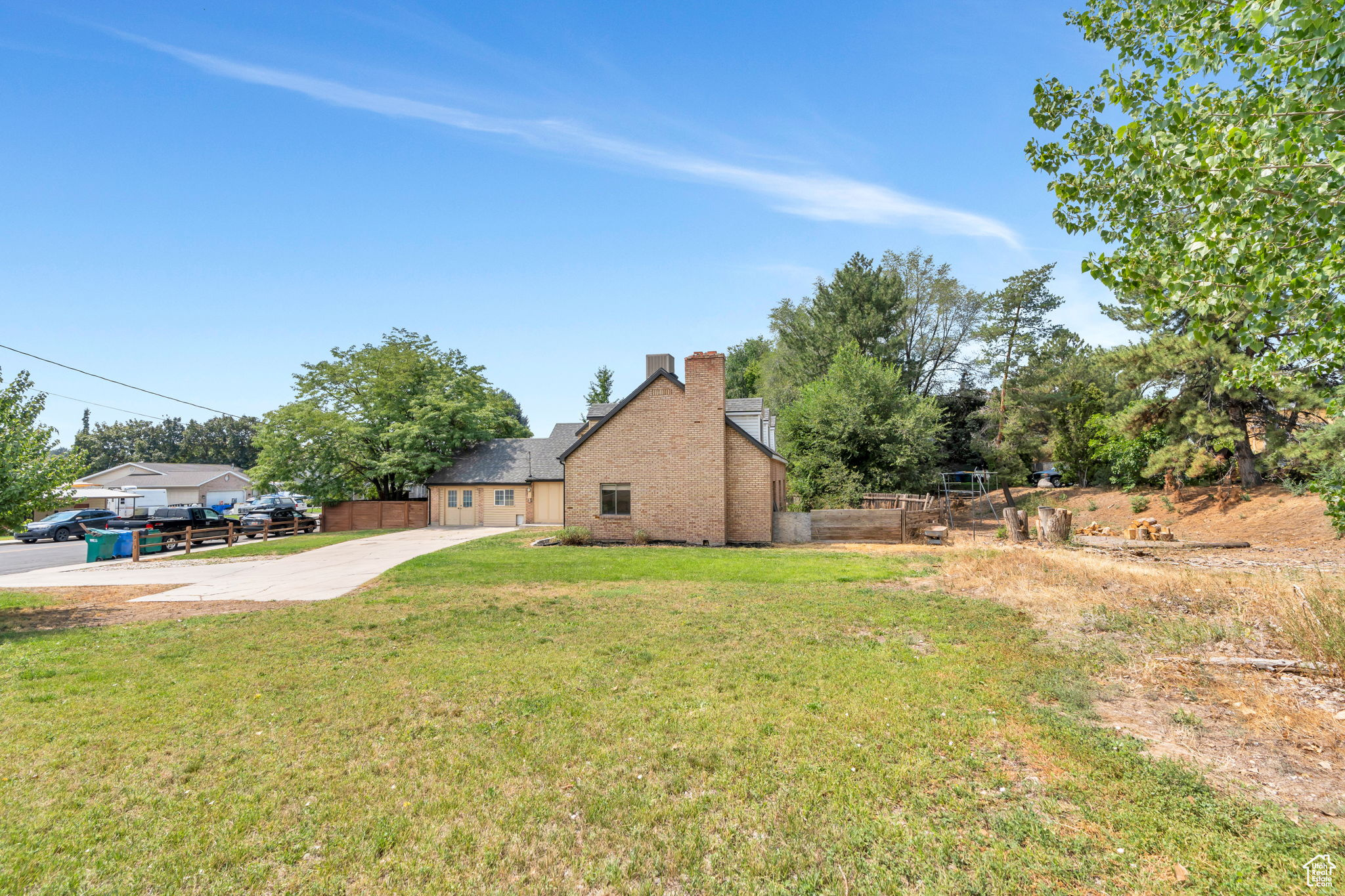14 W HIDDEN HOLLOW DR