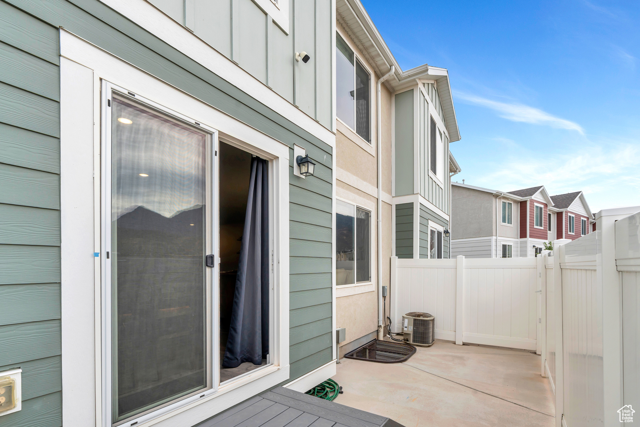 1145 W FOX RUN