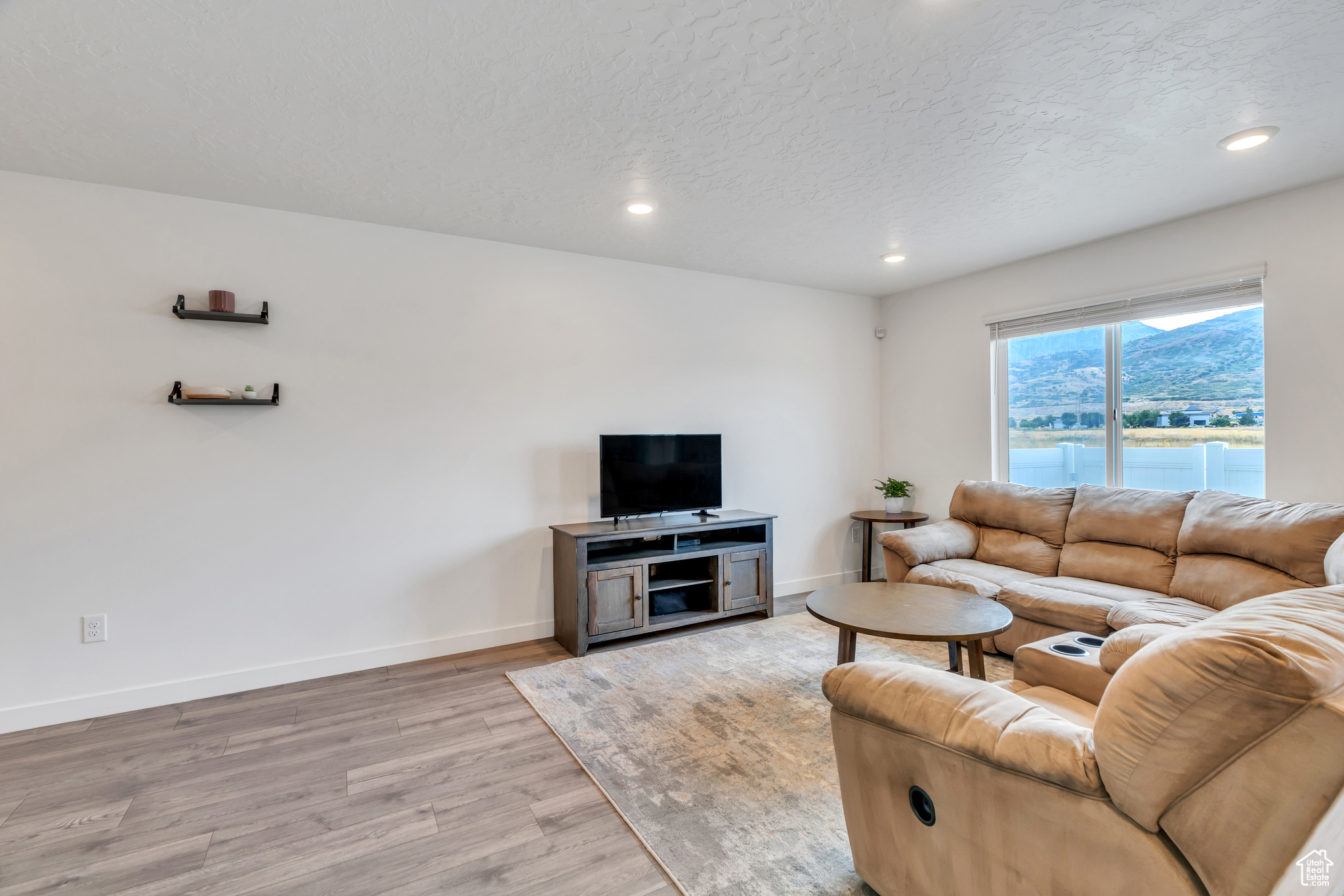 1145 W FOX RUN
