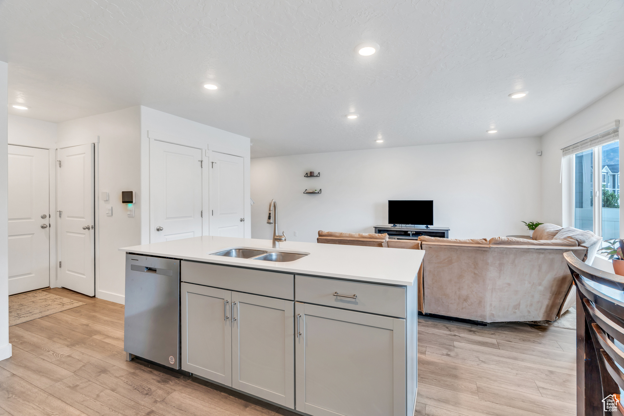 1145 W FOX RUN