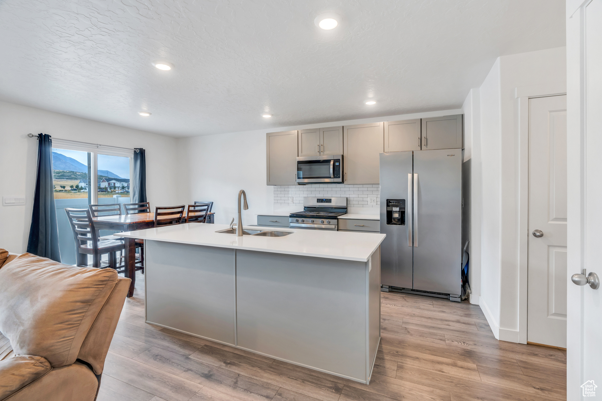 1145 W FOX RUN