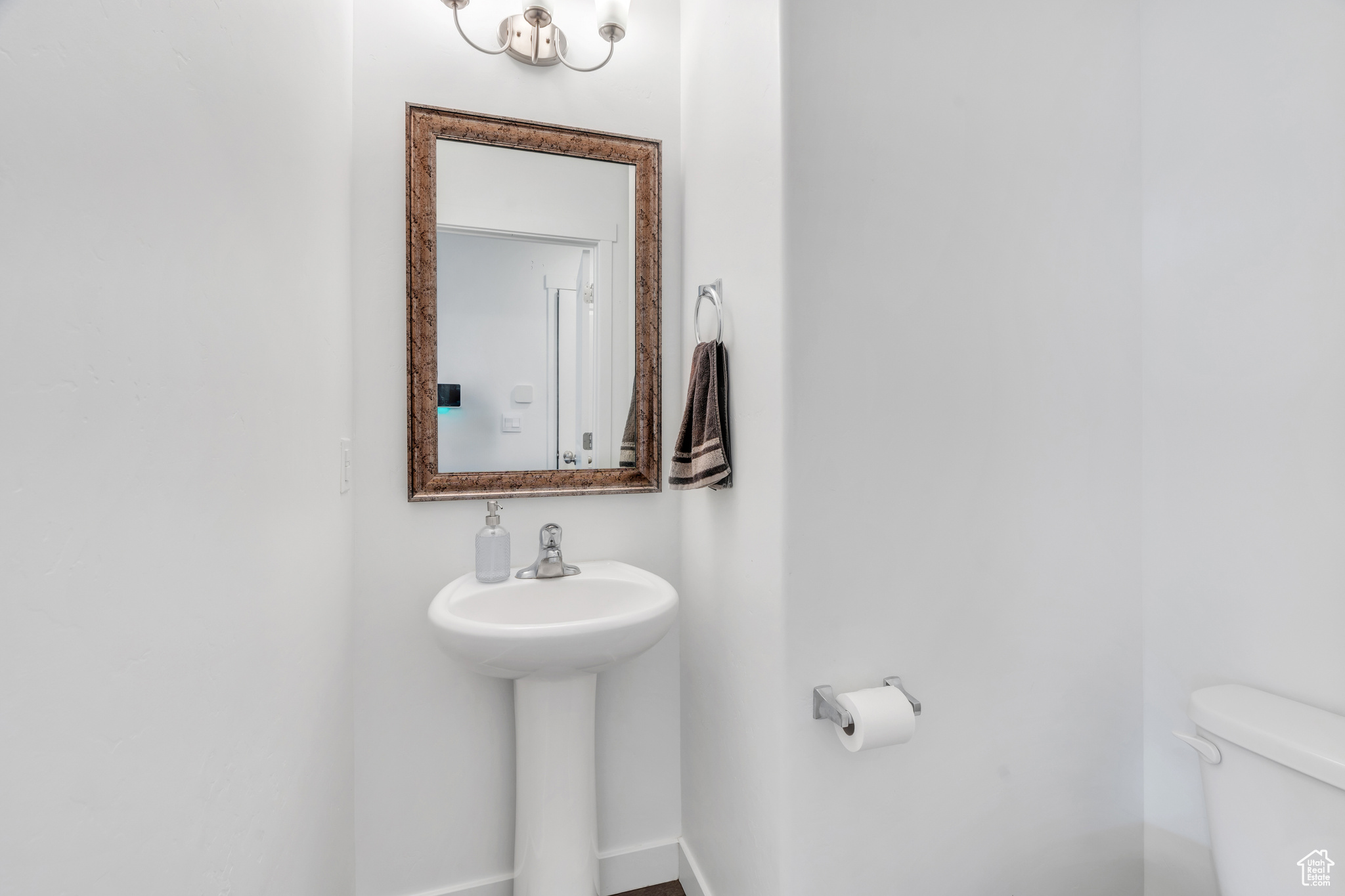 1145 W FOX RUN