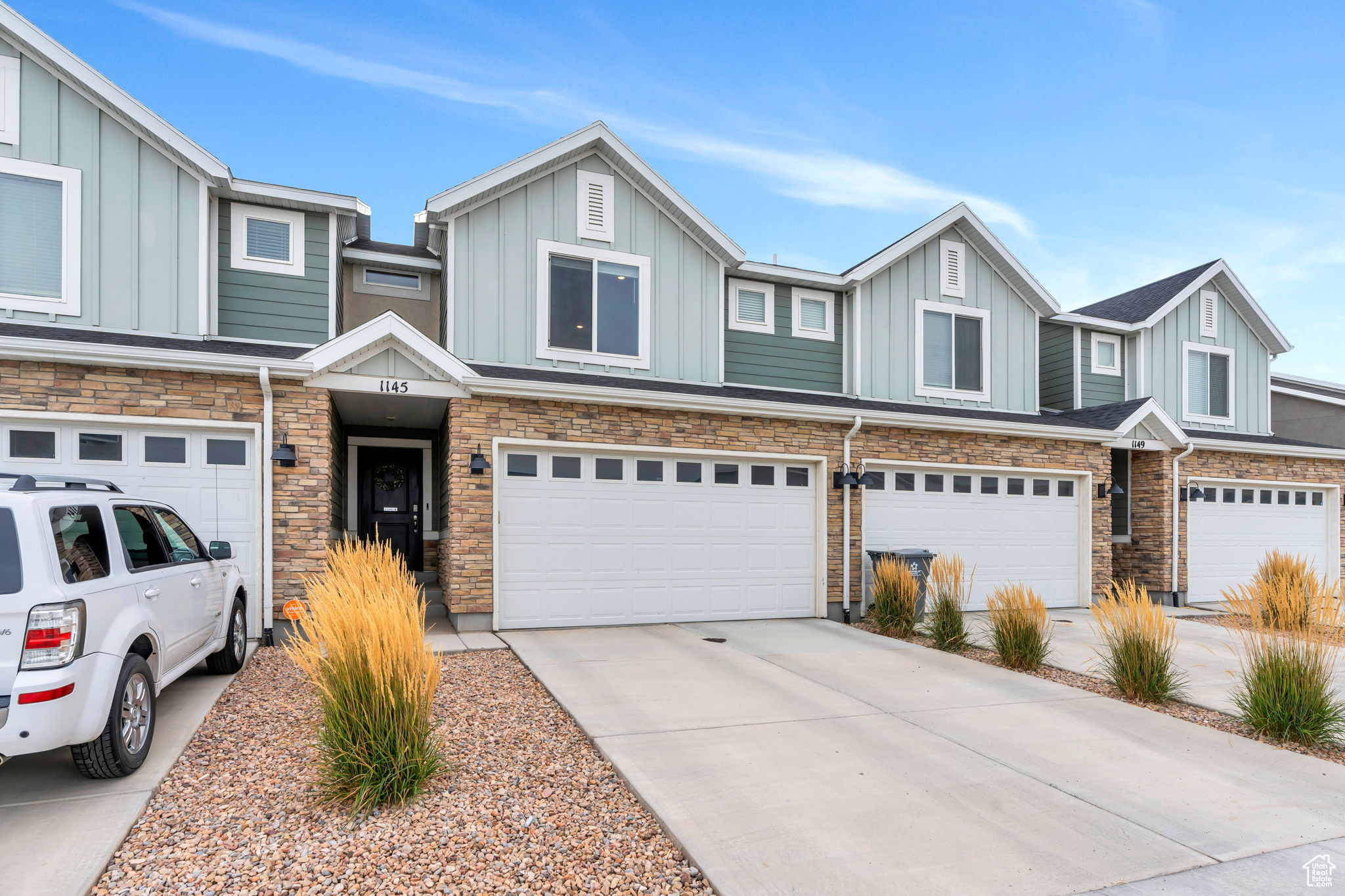 1145 W FOX RUN