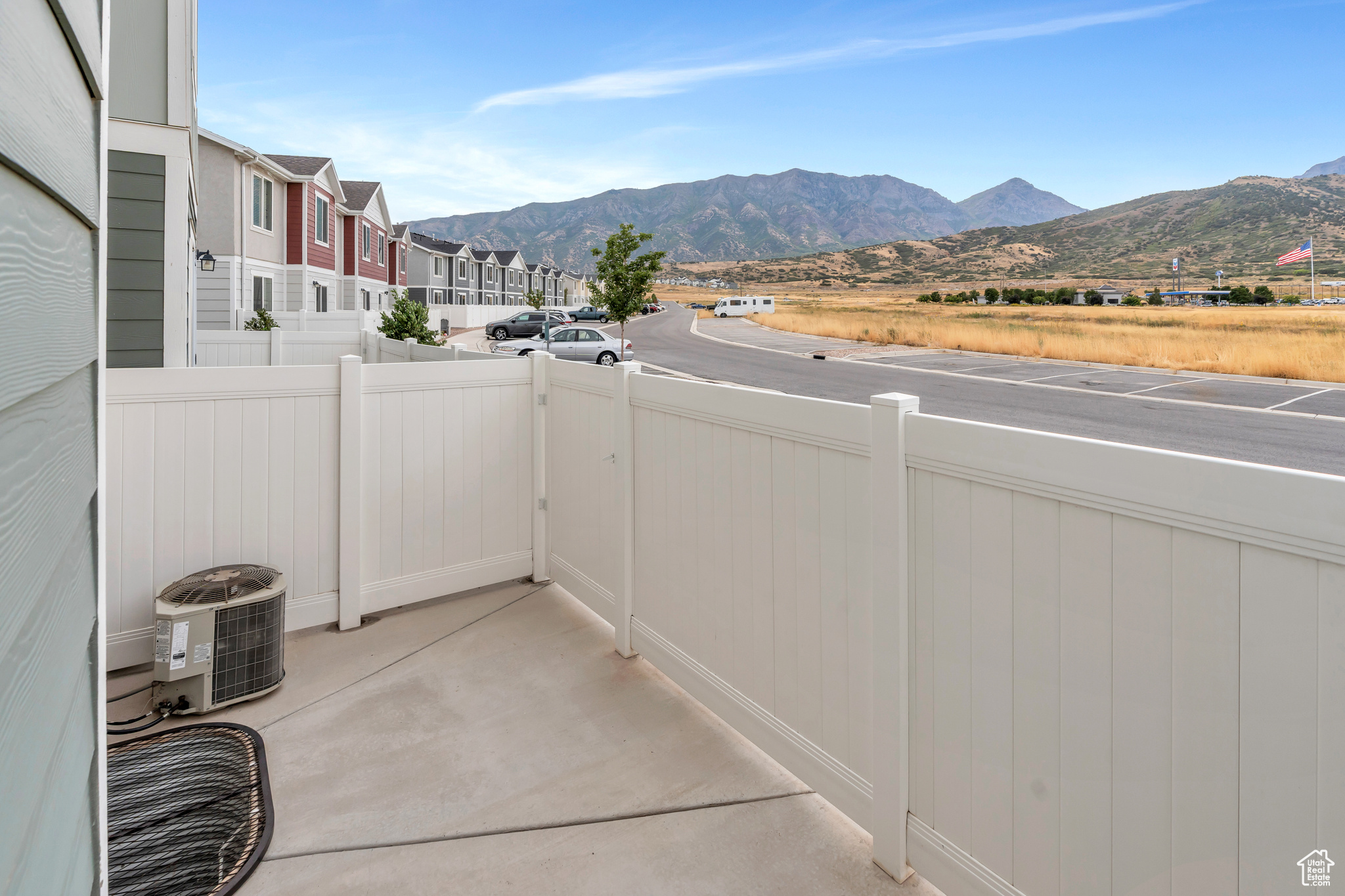 1145 W FOX RUN