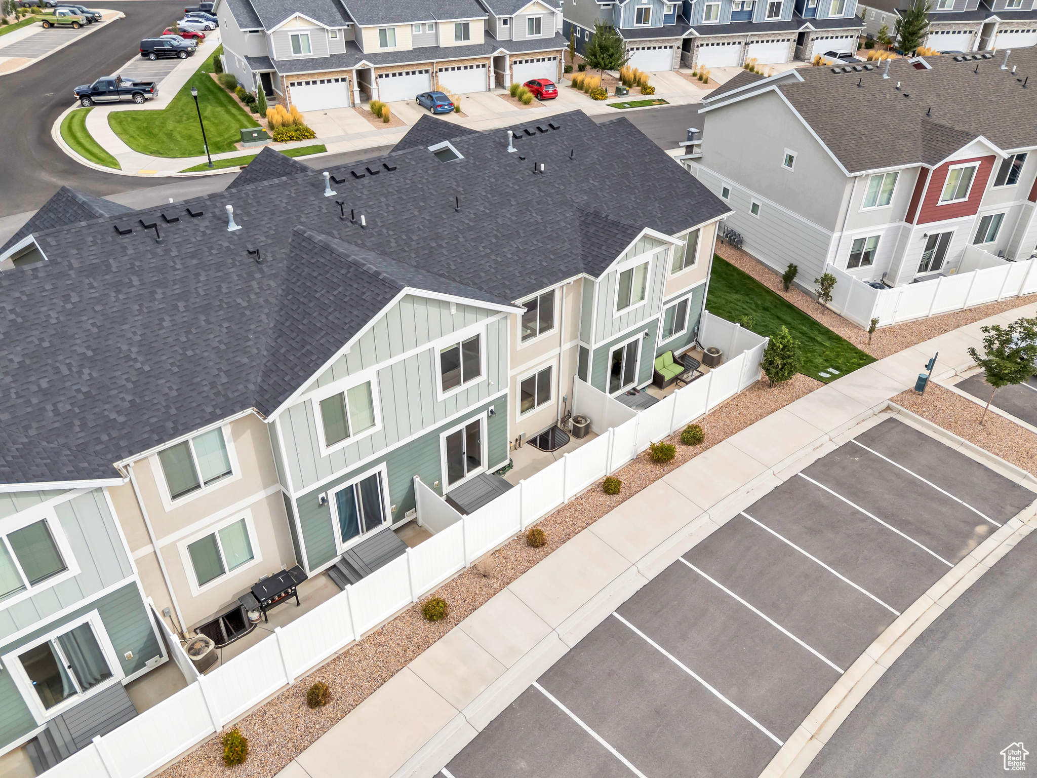 1145 W FOX RUN