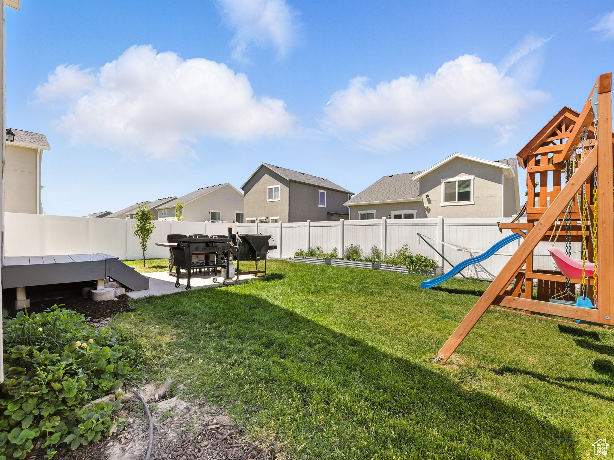 6119 N WHITE ROCK RD