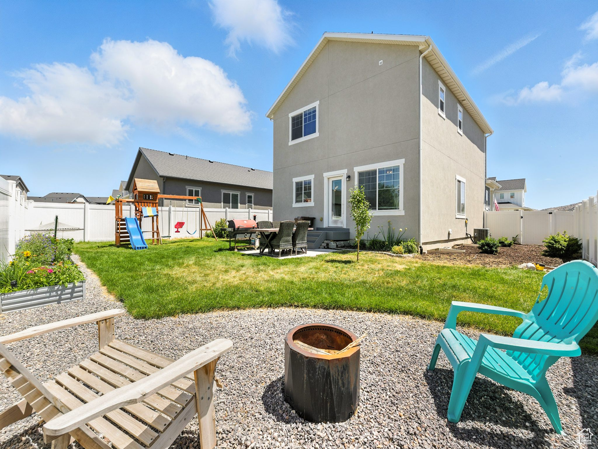 6119 N WHITE ROCK RD