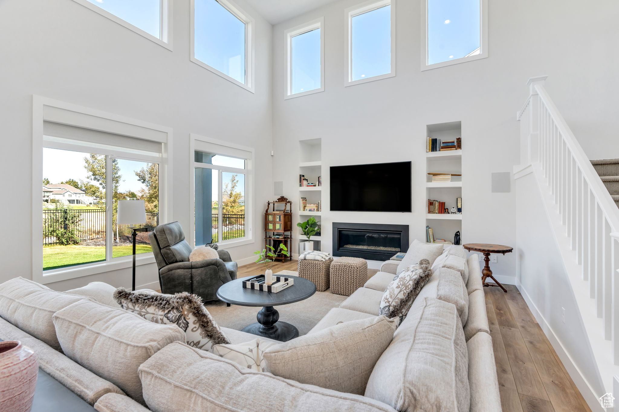 2397 S SERENE WAY