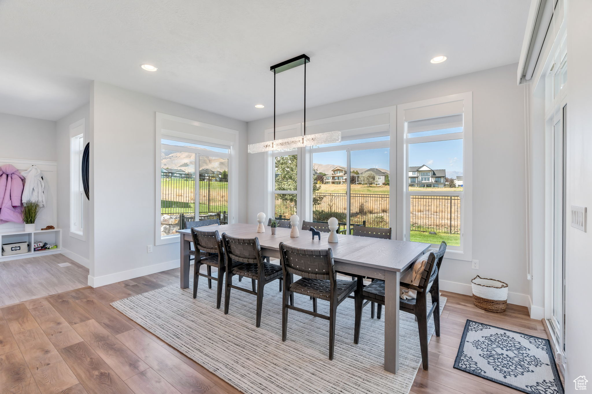 2397 S SERENE WAY
